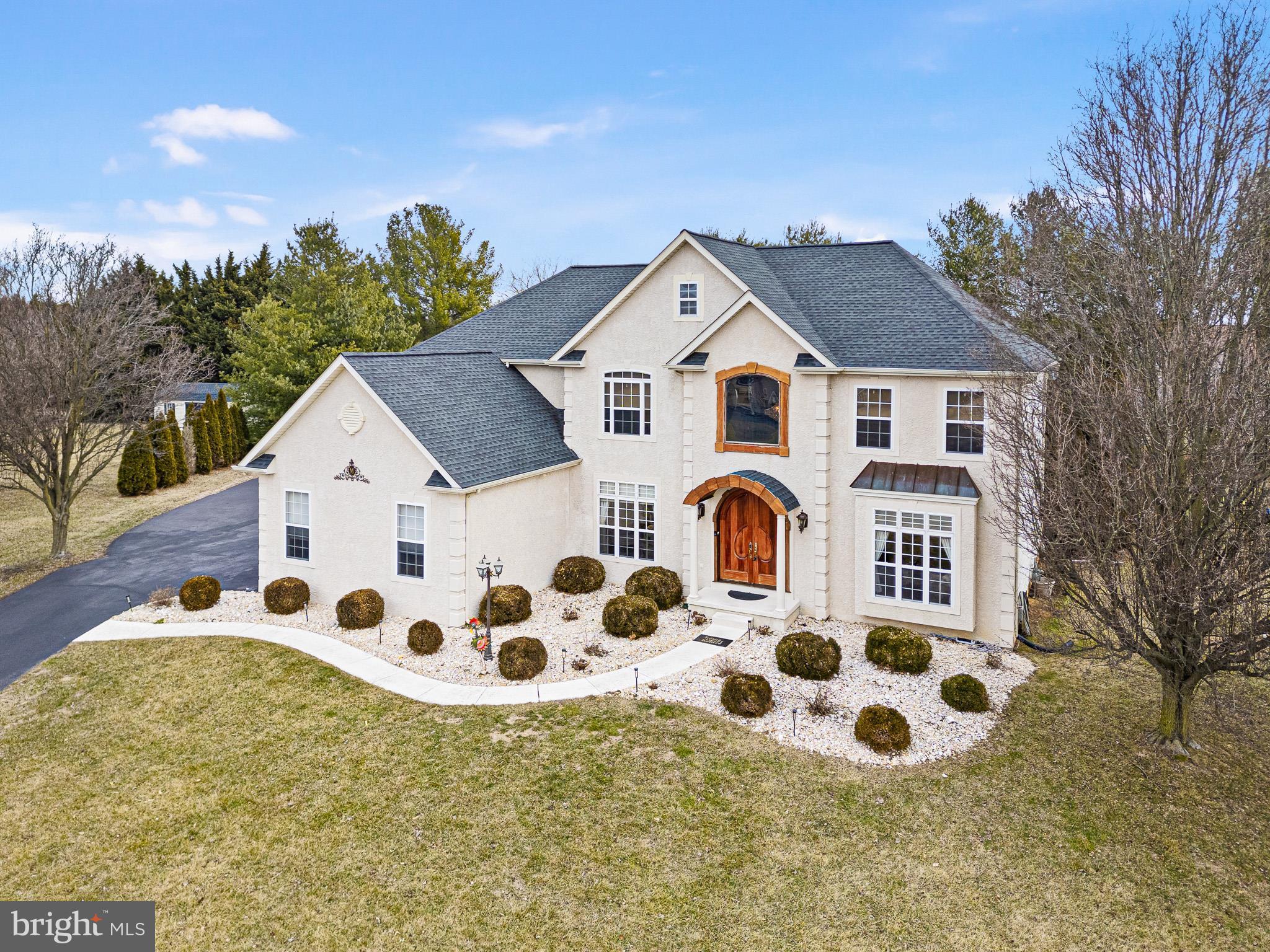 COMMODORE ESTATES - Residential