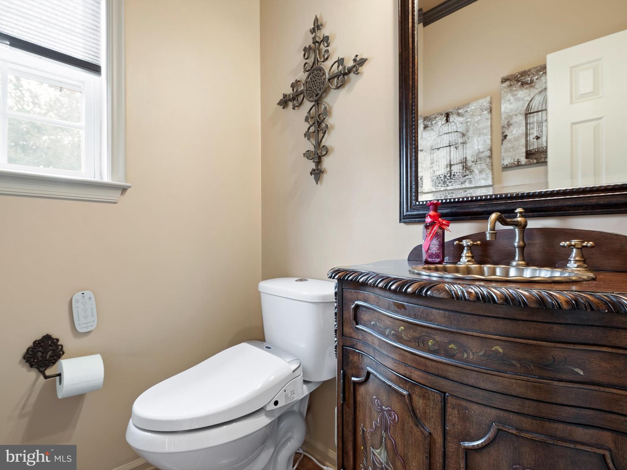 COMMODORE ESTATES - Residential