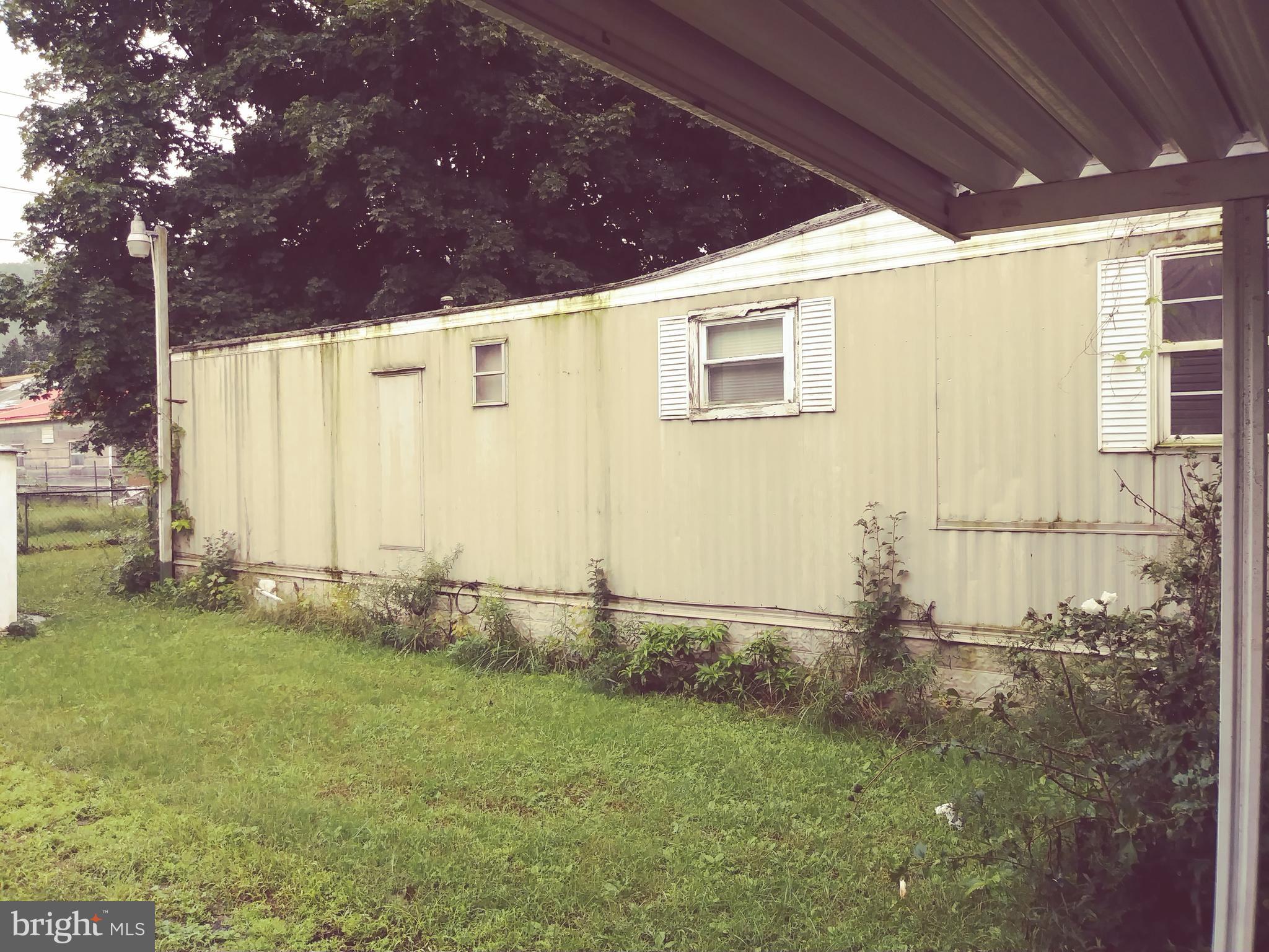 GATEWAY MANOR - Residential