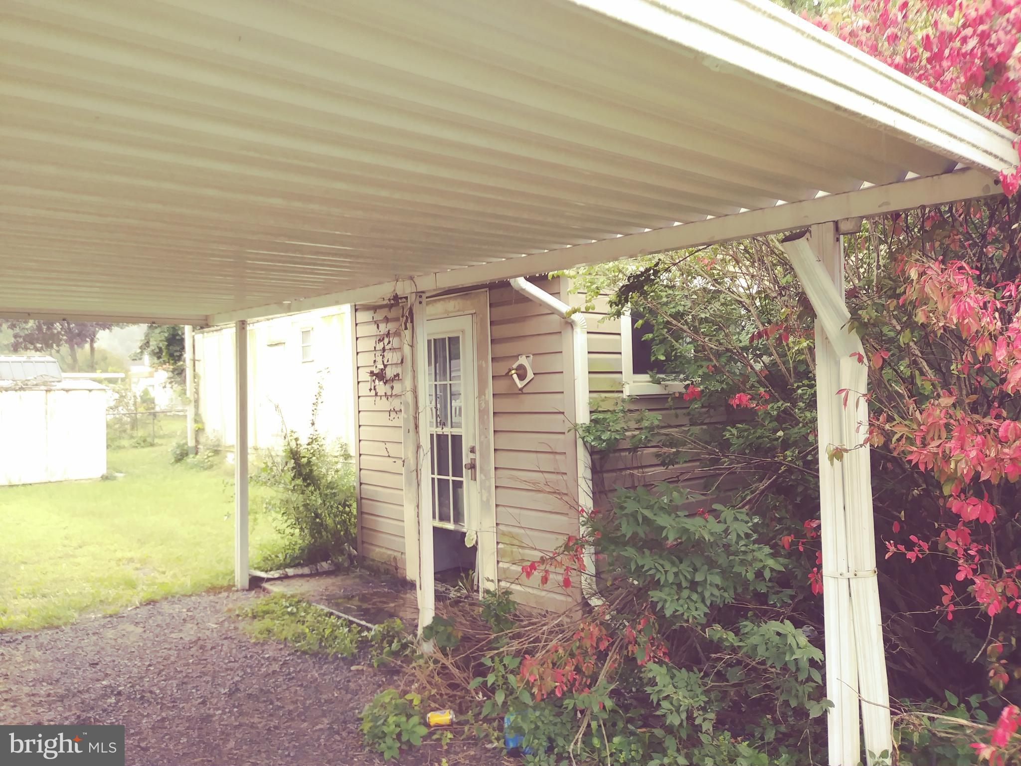 GATEWAY MANOR - Residential