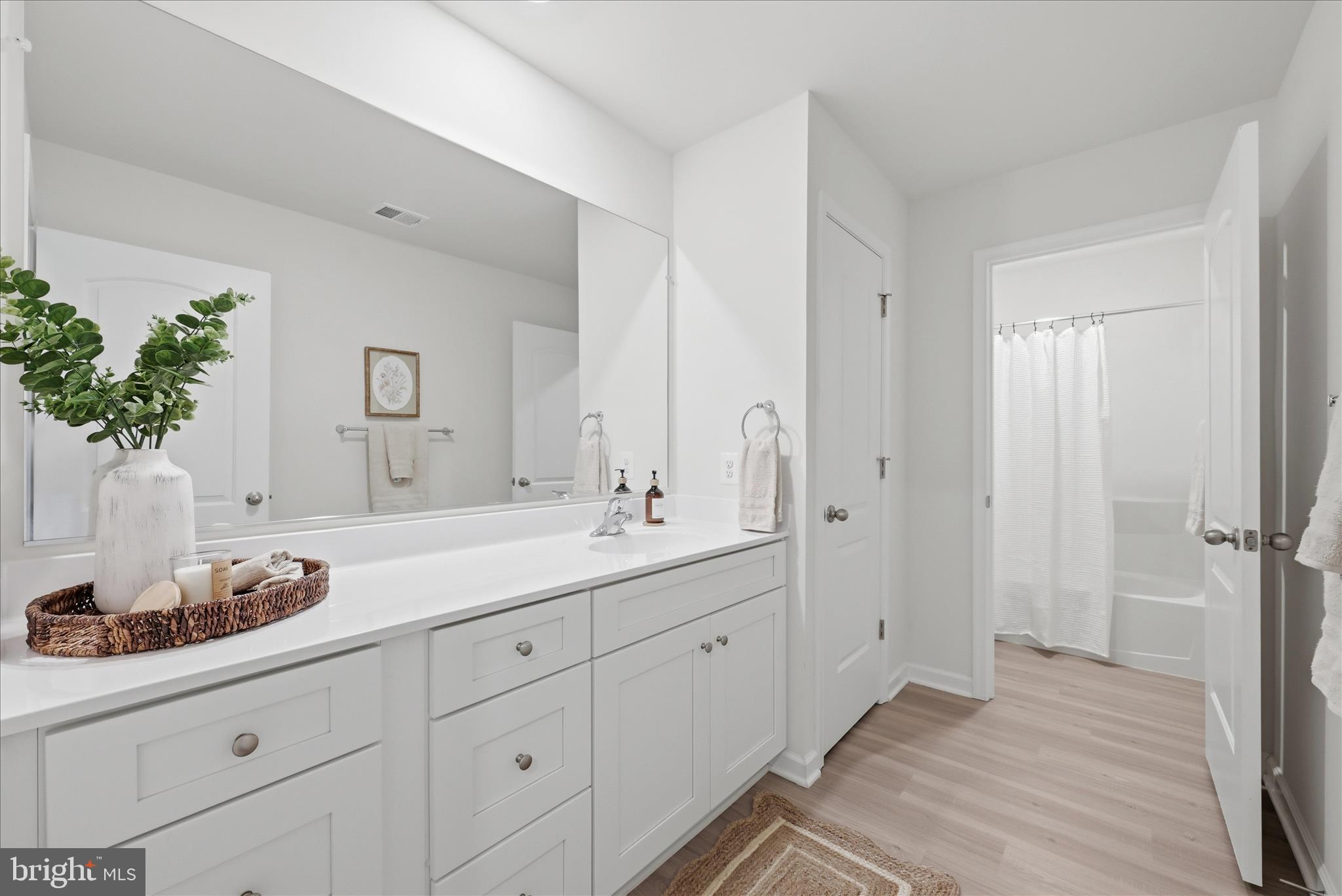 BROOKFIELD - Residential