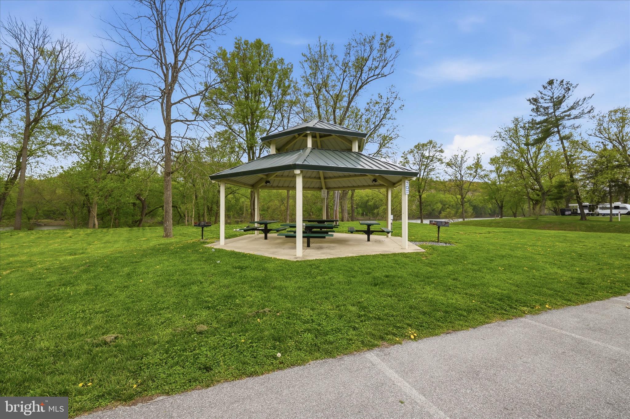 BROOKFIELD - Residential