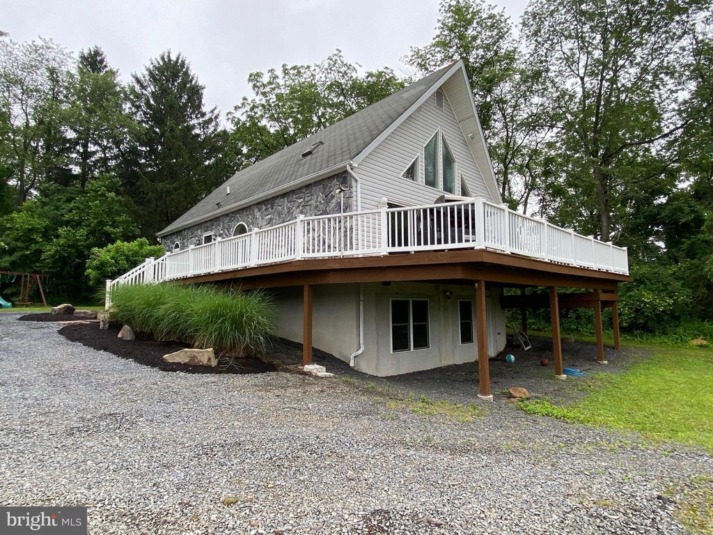 258 Round Hill Road, Kalamazoo, MI 49009 | MLS # 22038863, image size:1024x768