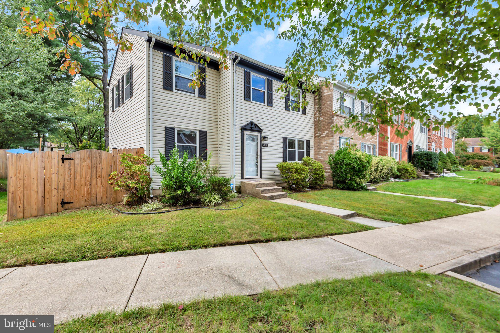 2043 FOREST HILL LANE