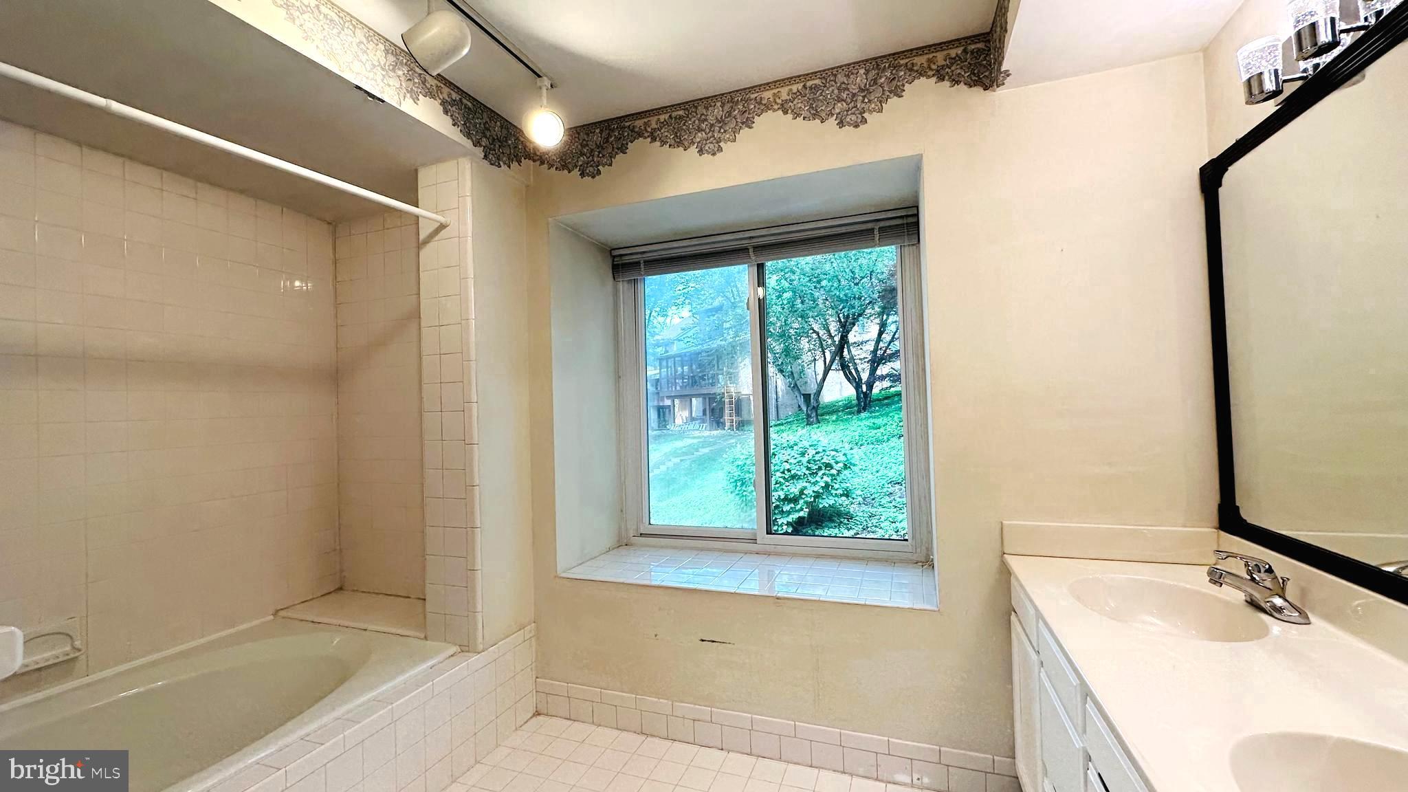 PAINTERS LANE - Residential