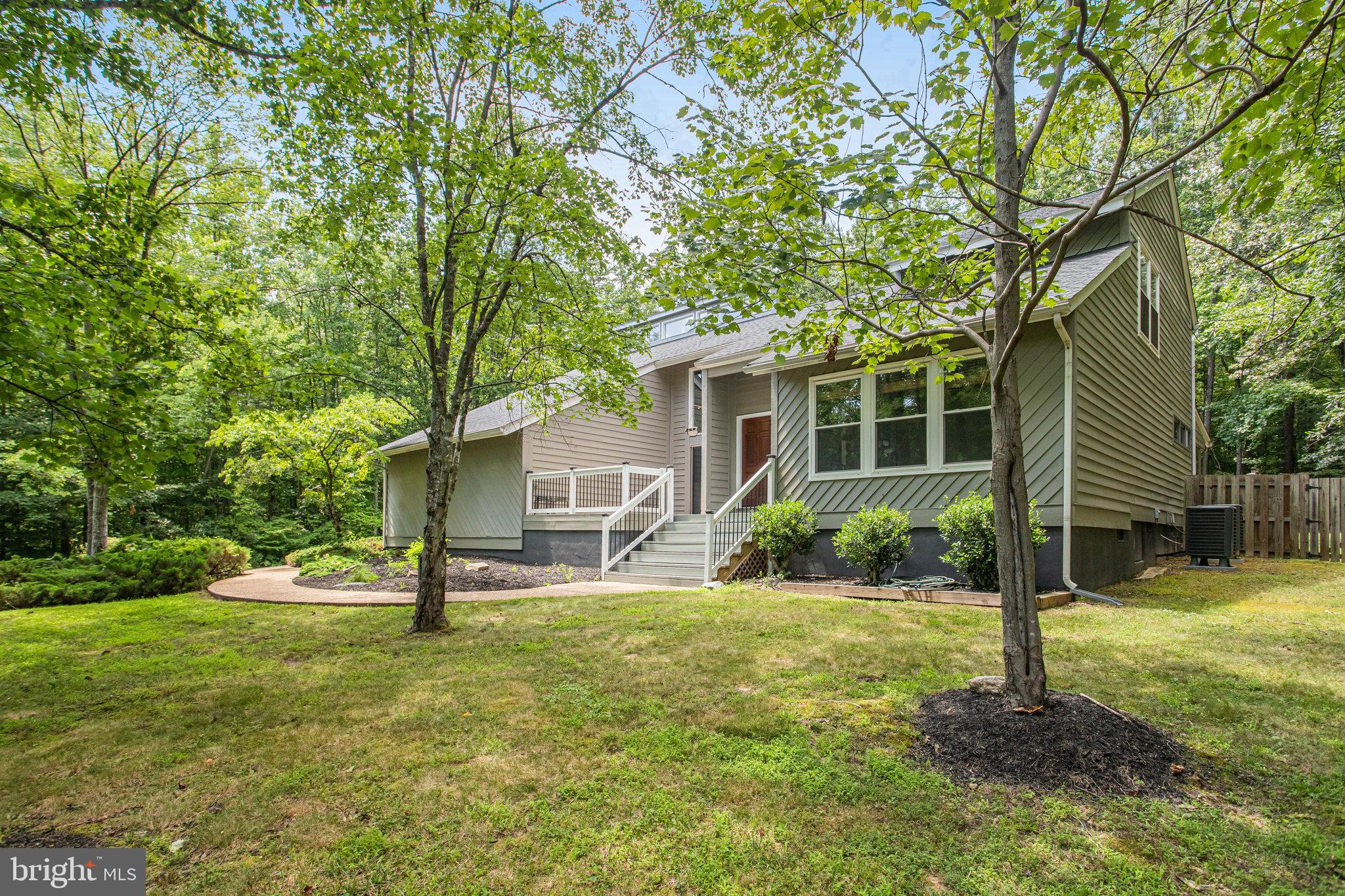 44 ROLLINSWOOD LANE