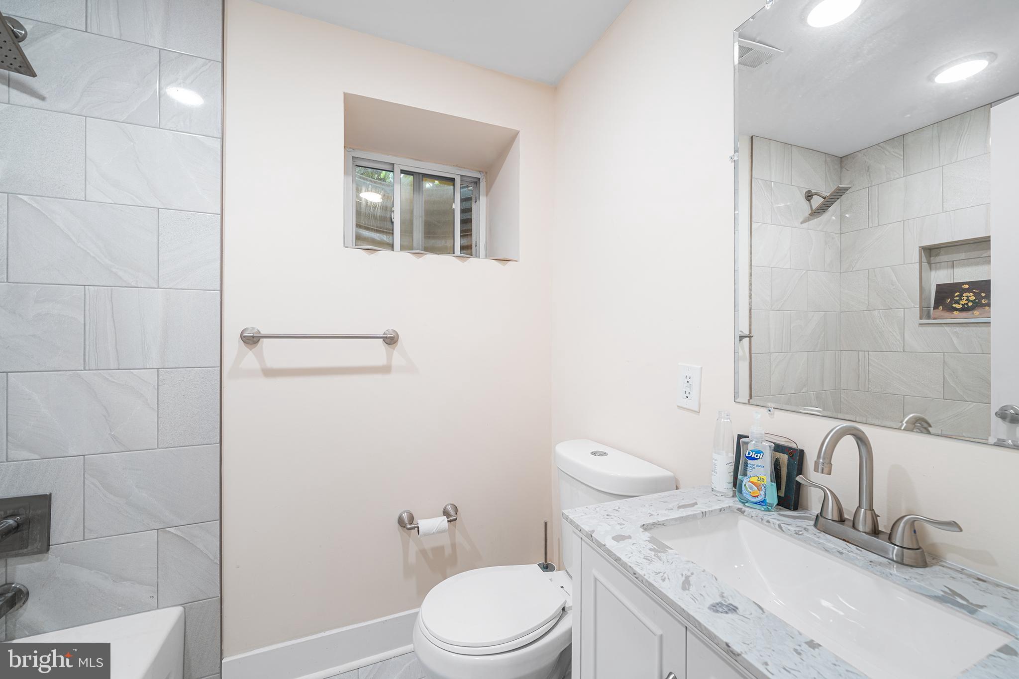 ROXBOROUGH - Residential