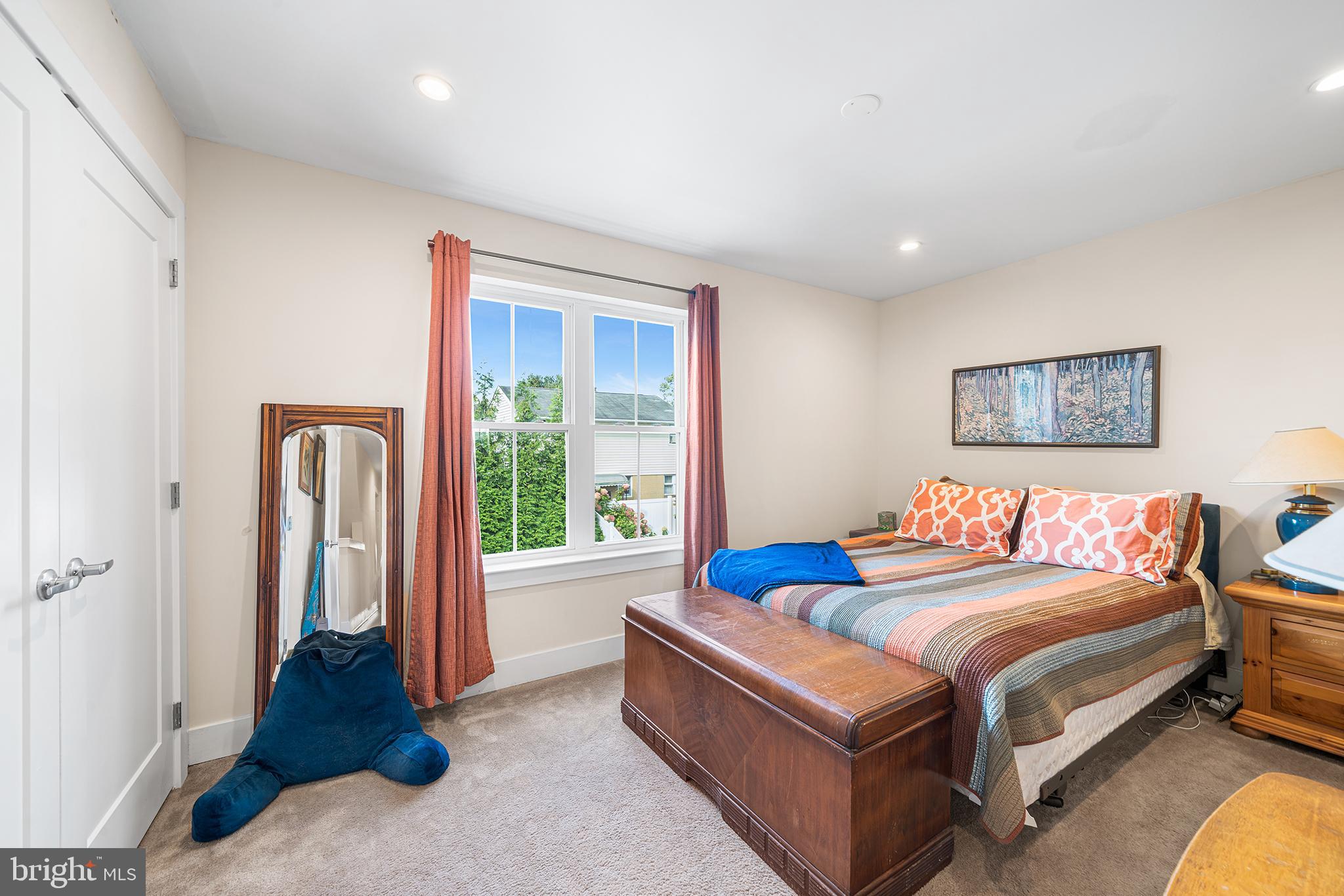 ROXBOROUGH - Residential