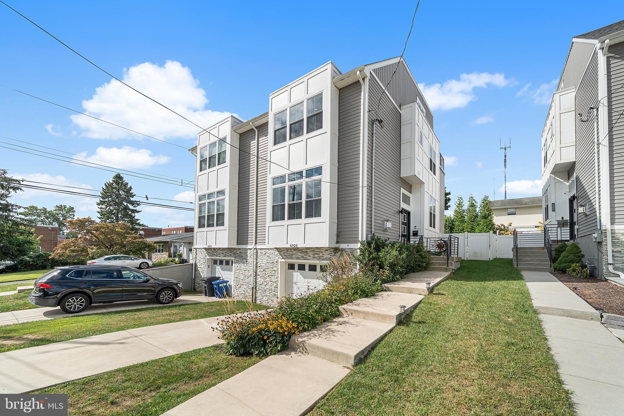 ROXBOROUGH - Residential