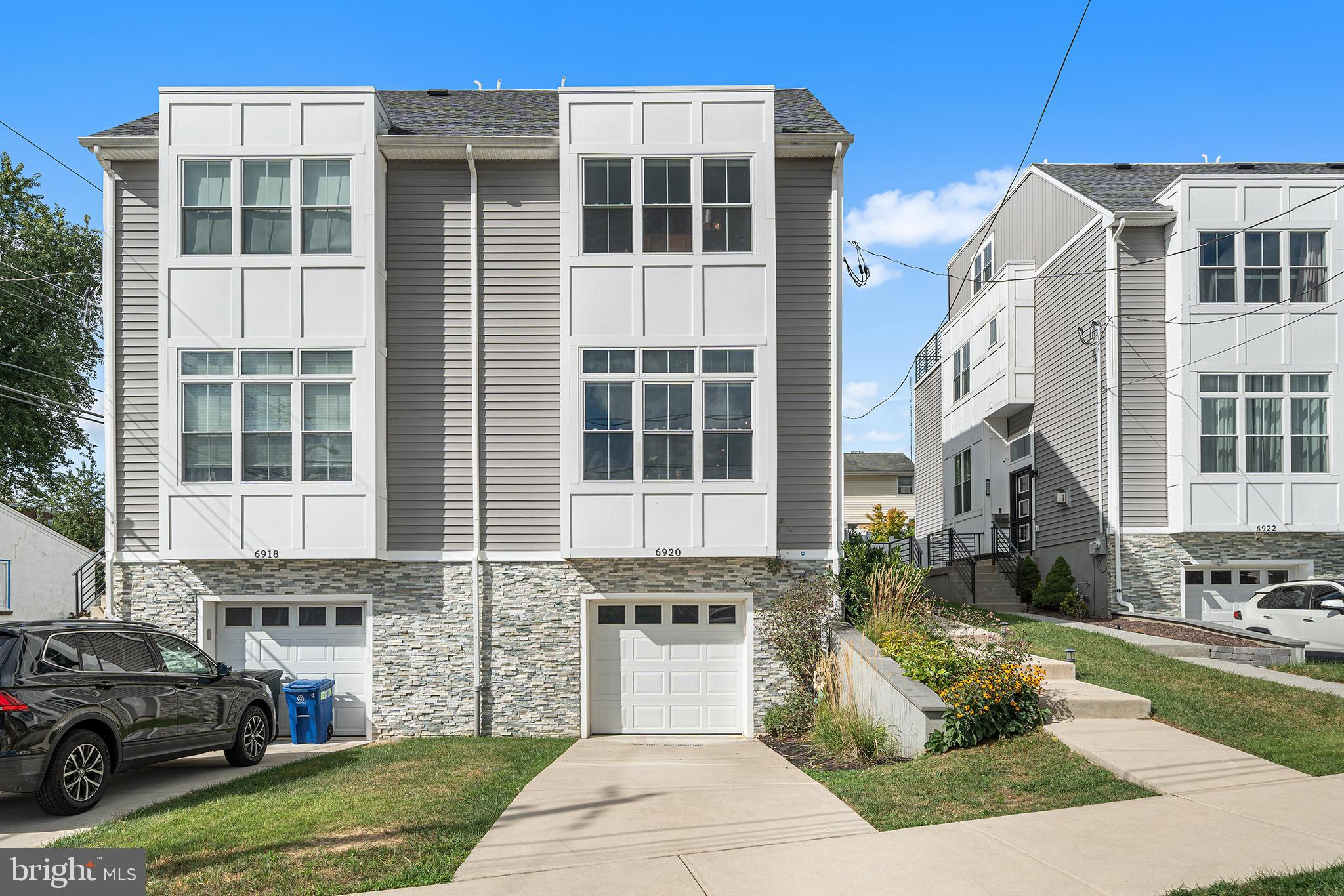 ROXBOROUGH - Residential