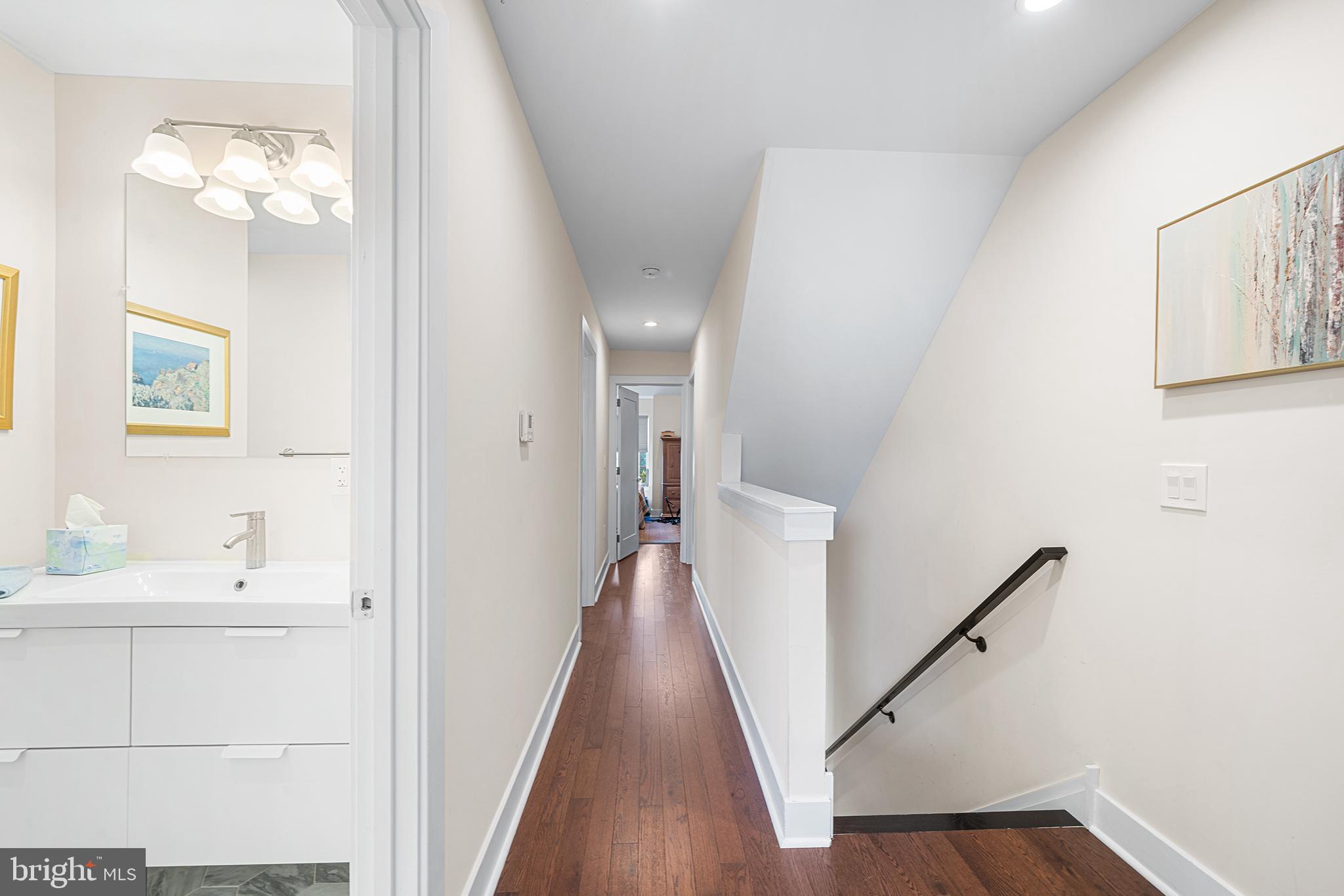 ROXBOROUGH - Residential