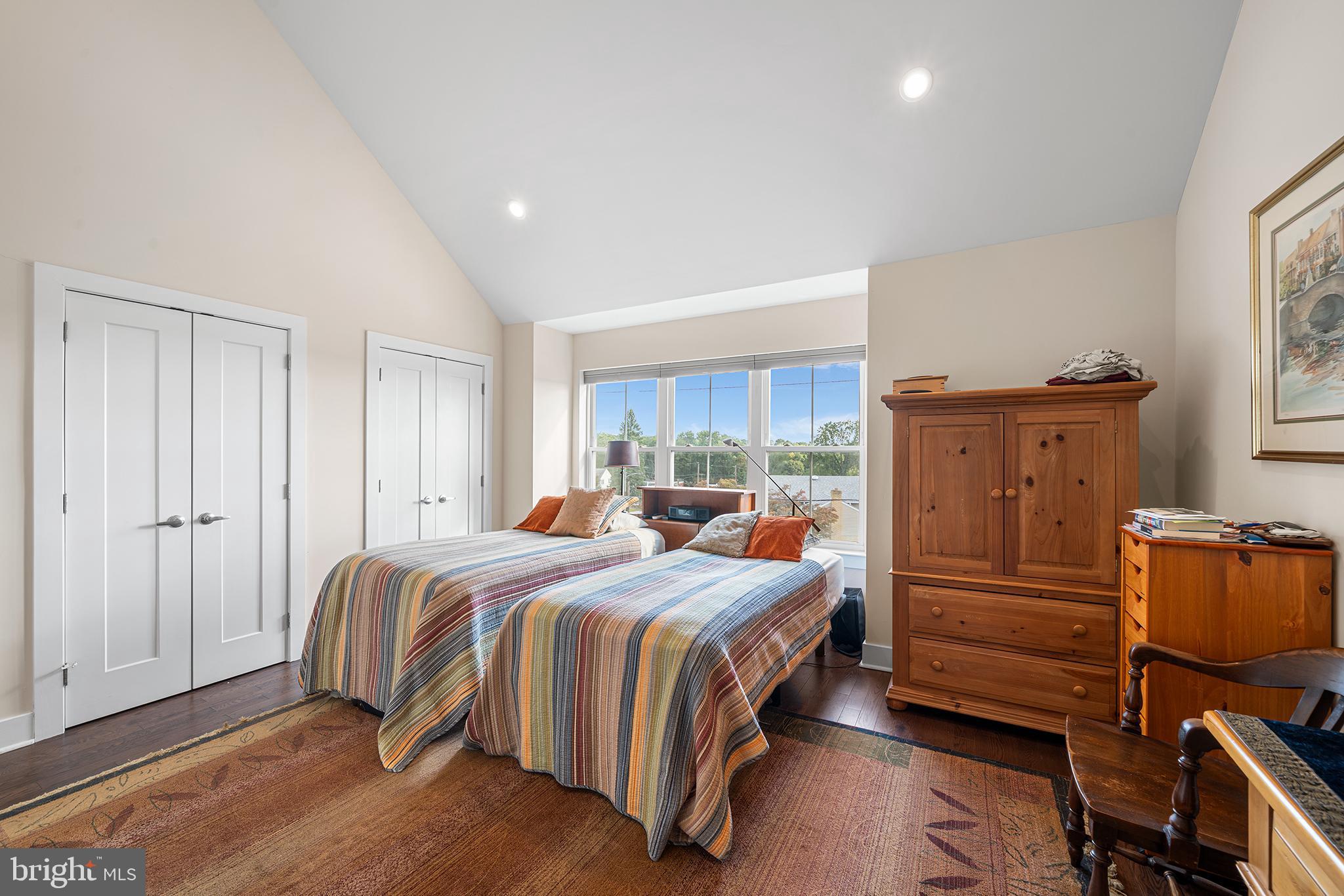 ROXBOROUGH - Residential