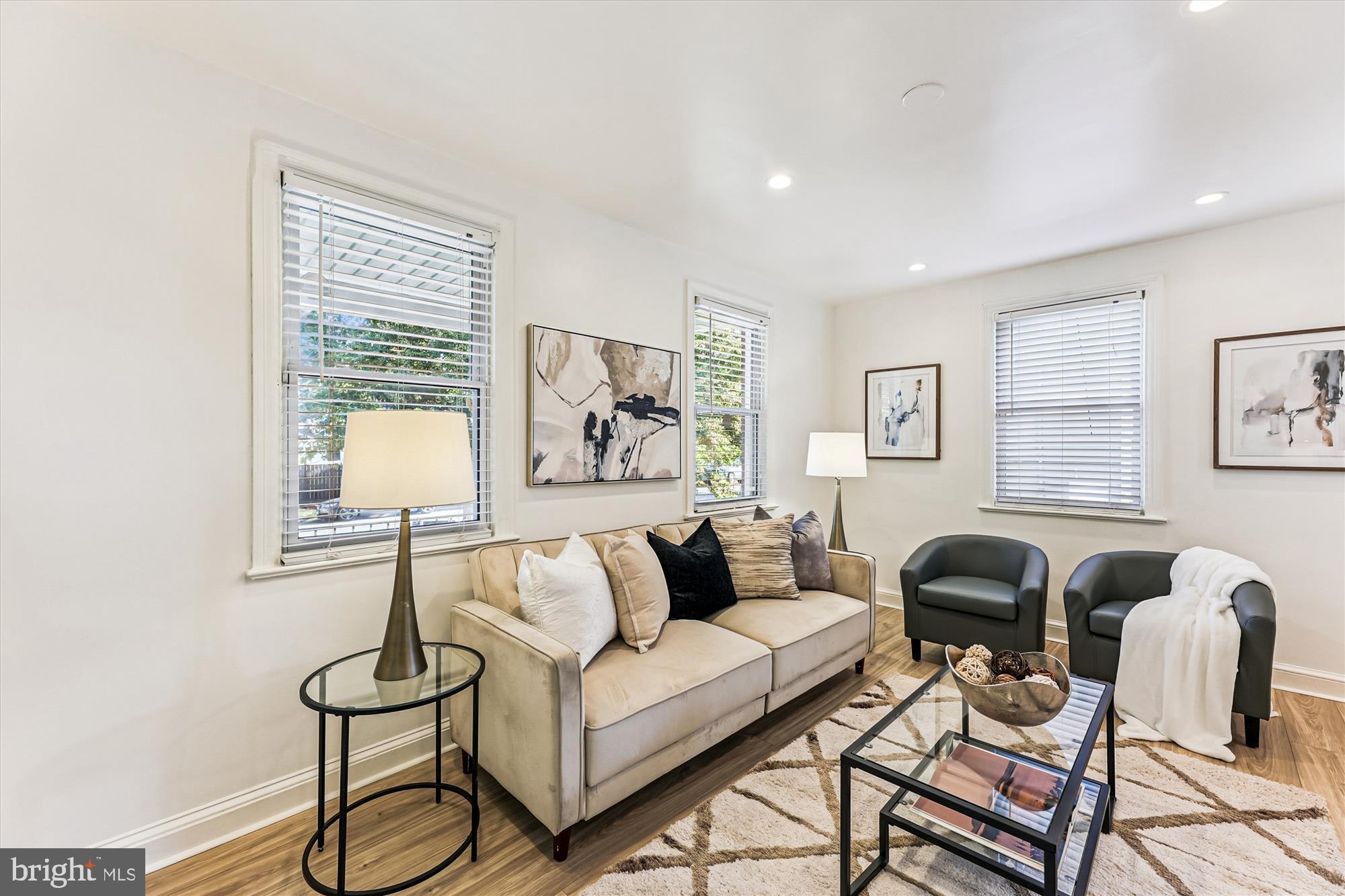 4225 MEADE STREET NE