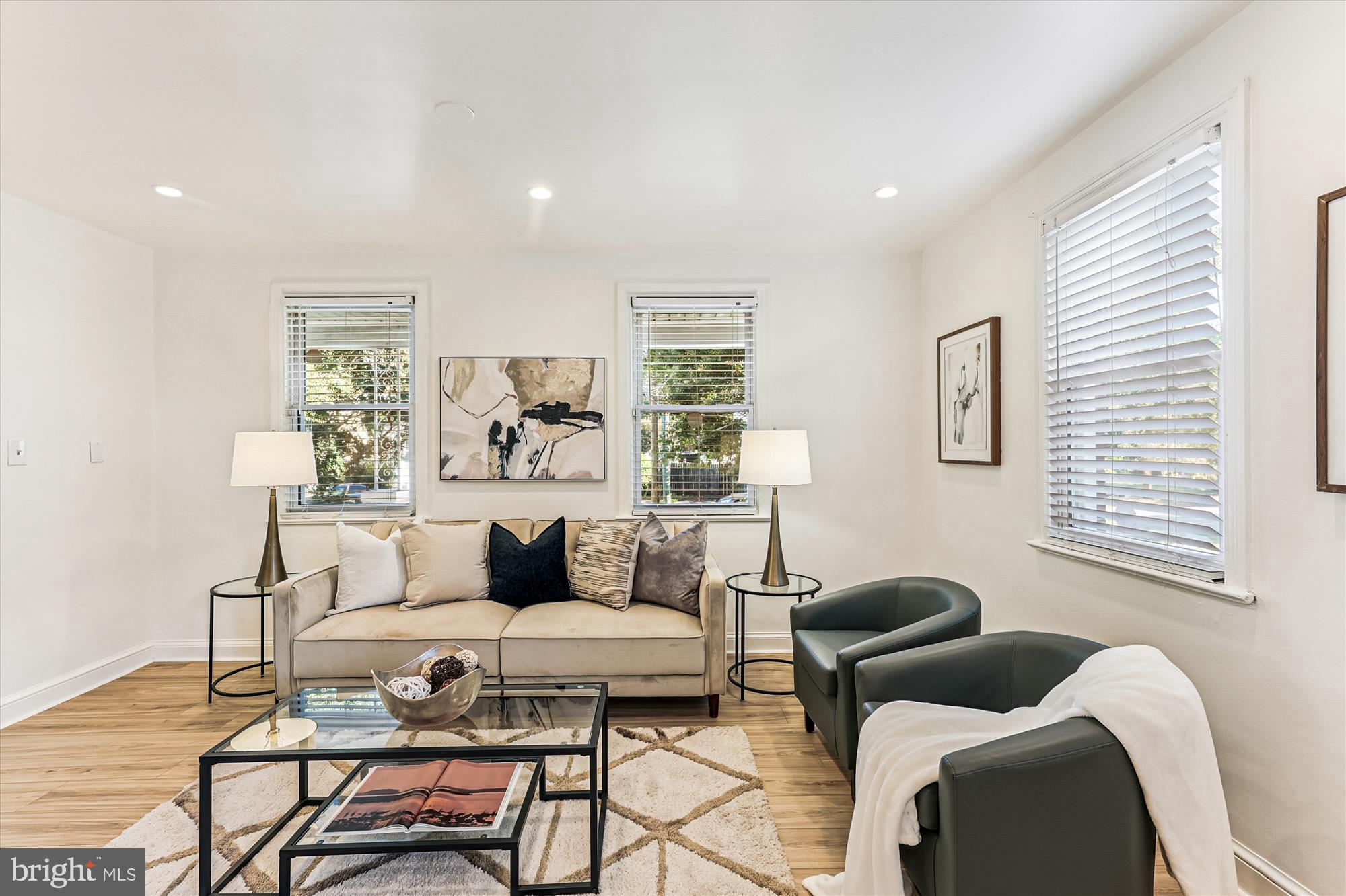 4225 MEADE STREET NE