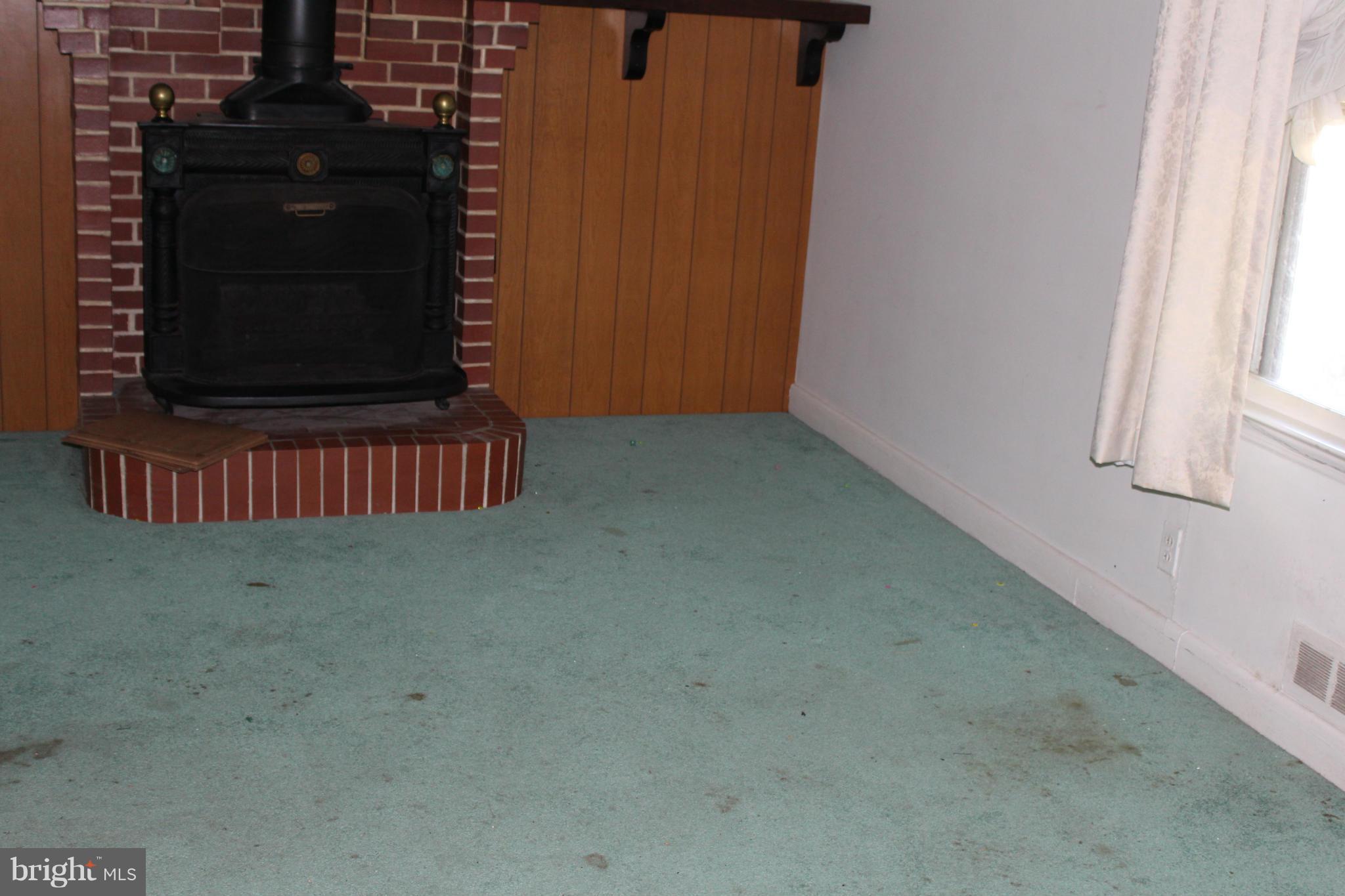 COLONIAL HOUSING - Residential