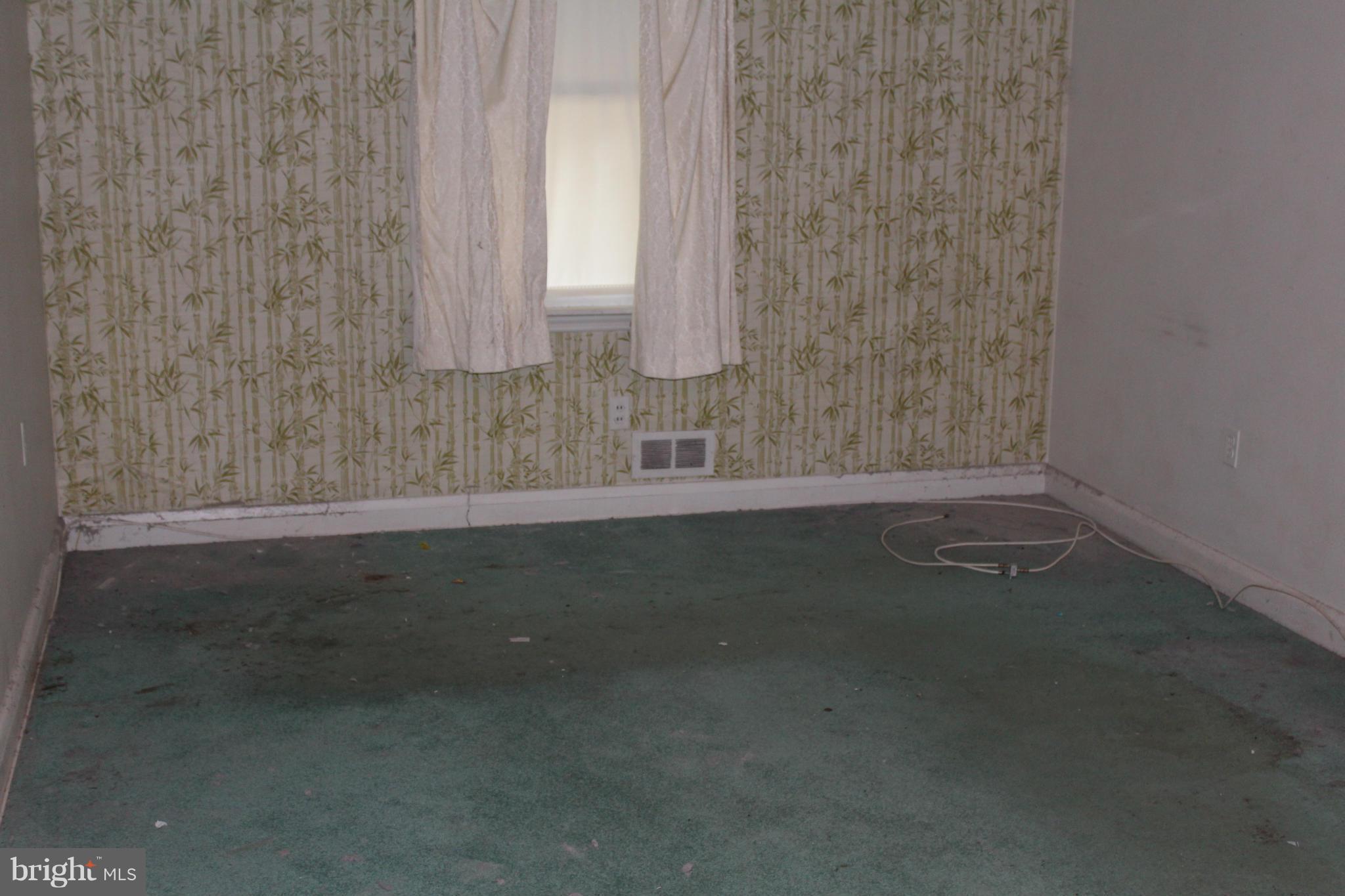 COLONIAL HOUSING - Residential