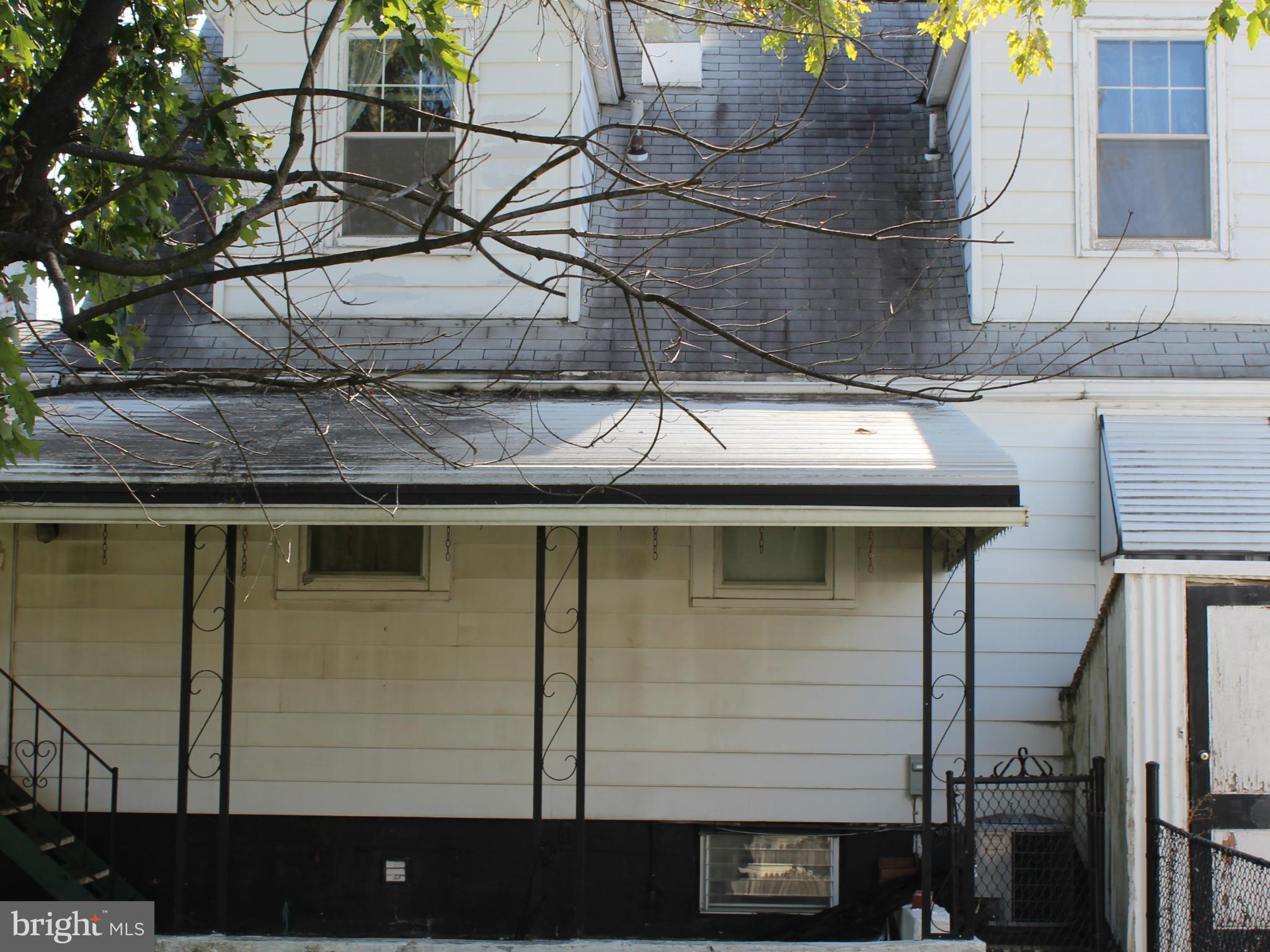 COLONIAL HOUSING - Residential