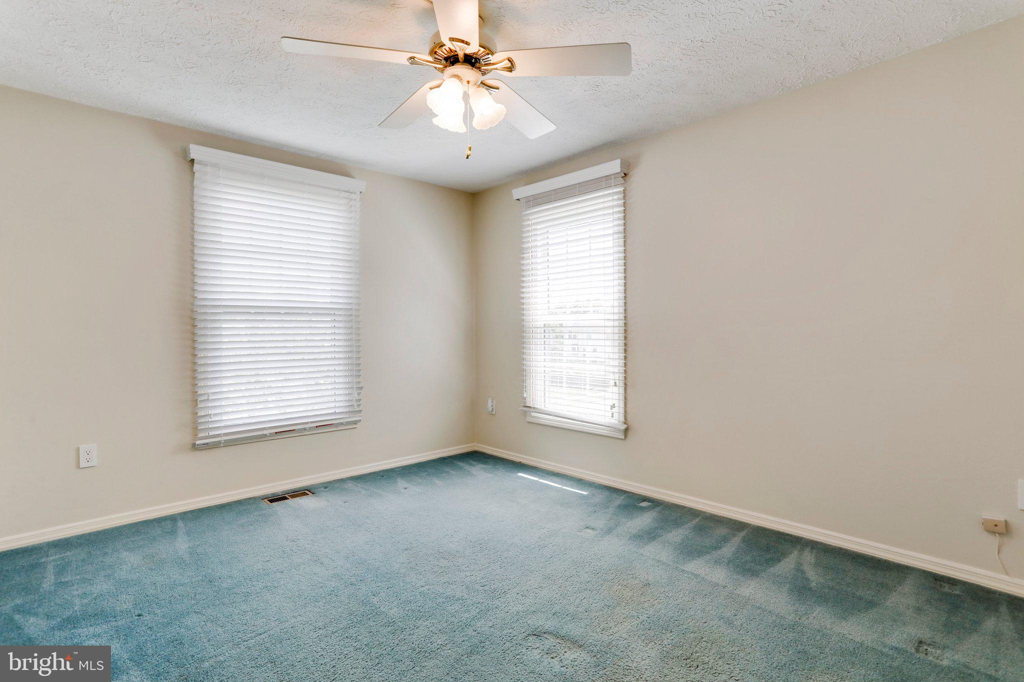 FOUNTAIN ROCK MANOR - Residential