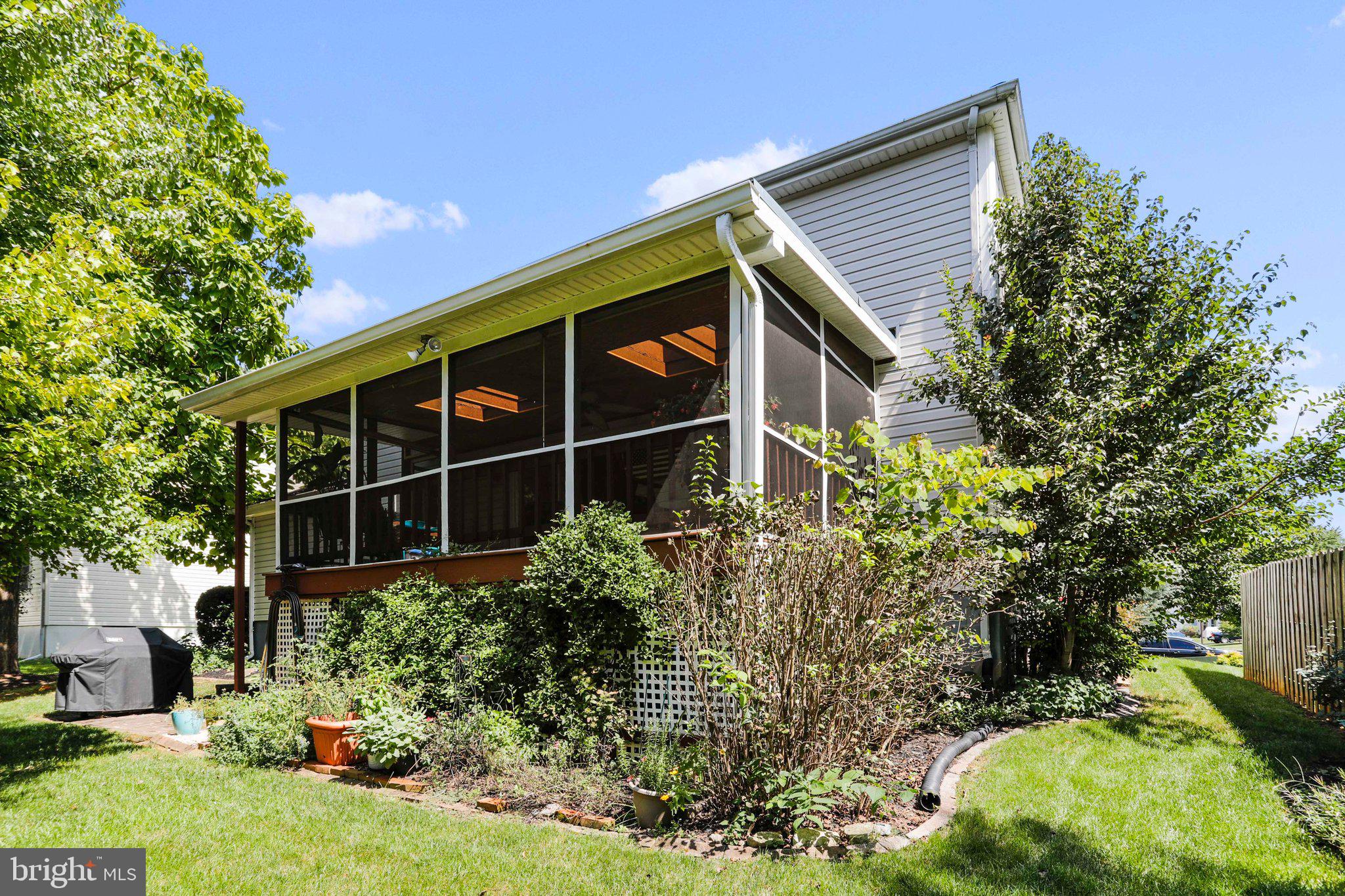 FOUNTAIN ROCK MANOR - Residential