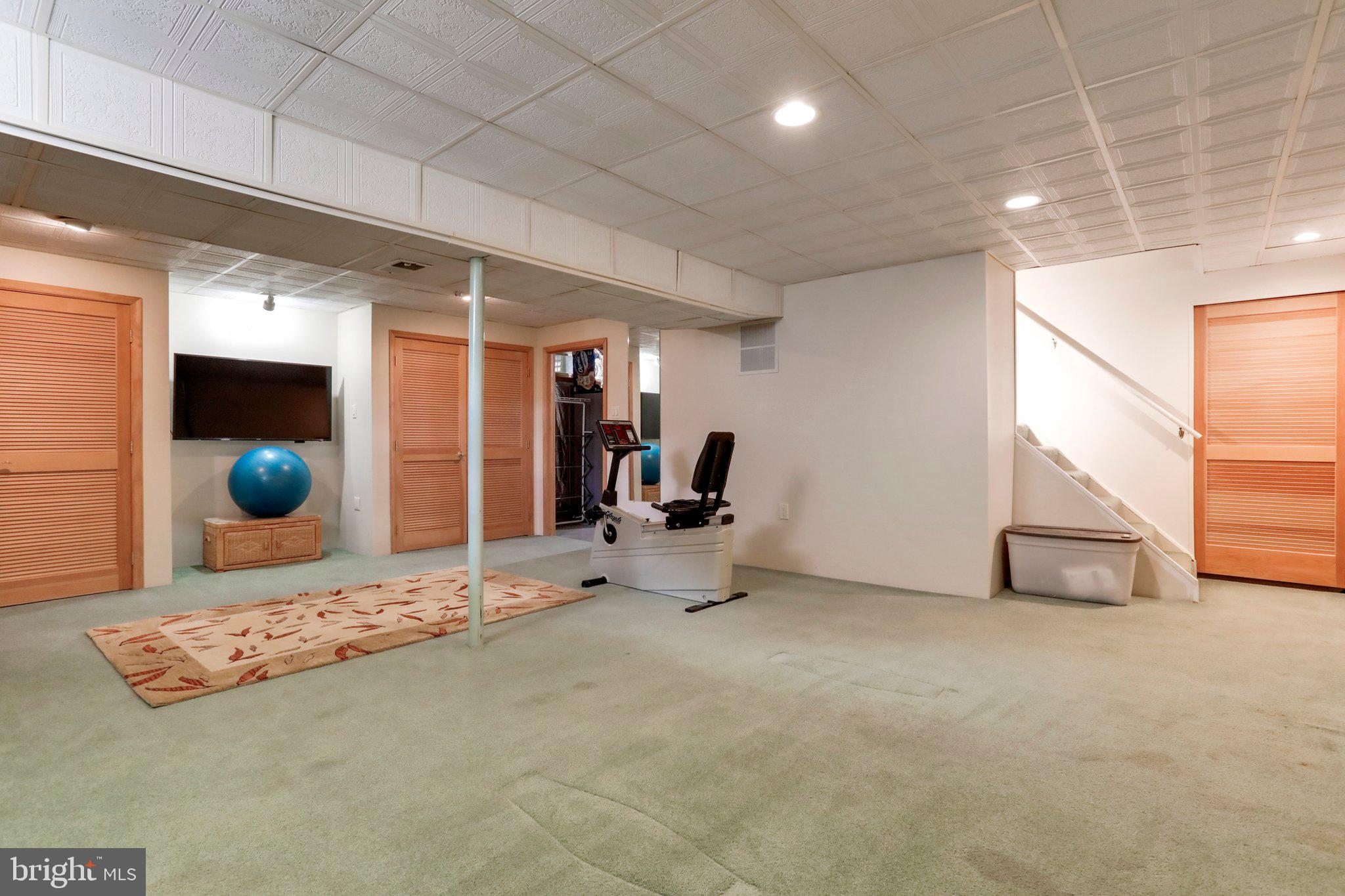 FOUNTAIN ROCK MANOR - Residential