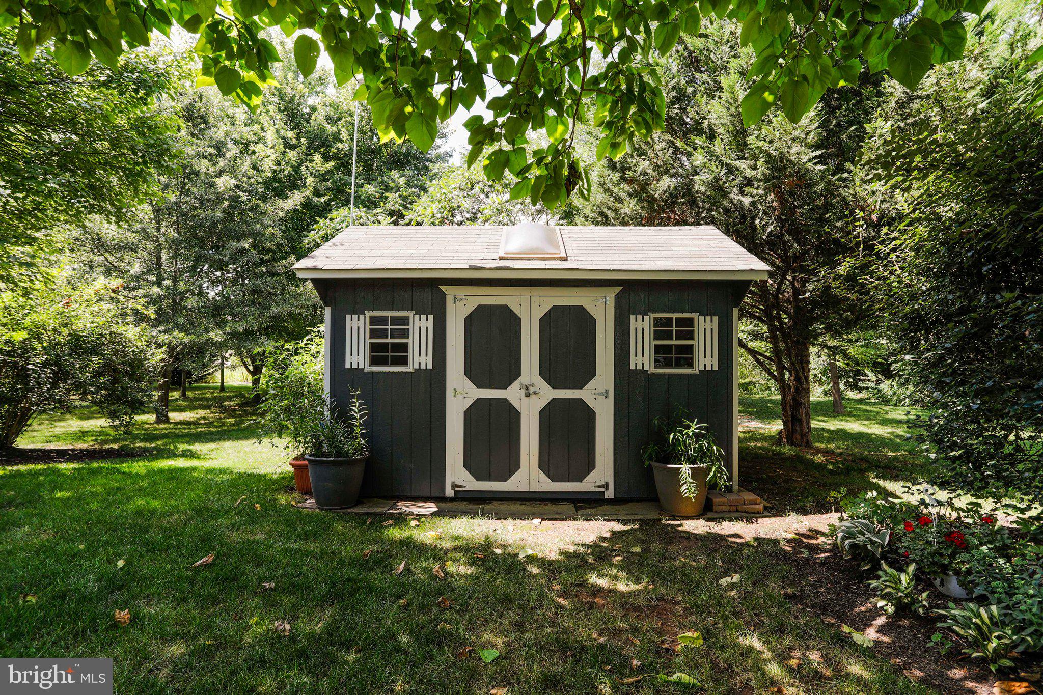 FOUNTAIN ROCK MANOR - Residential