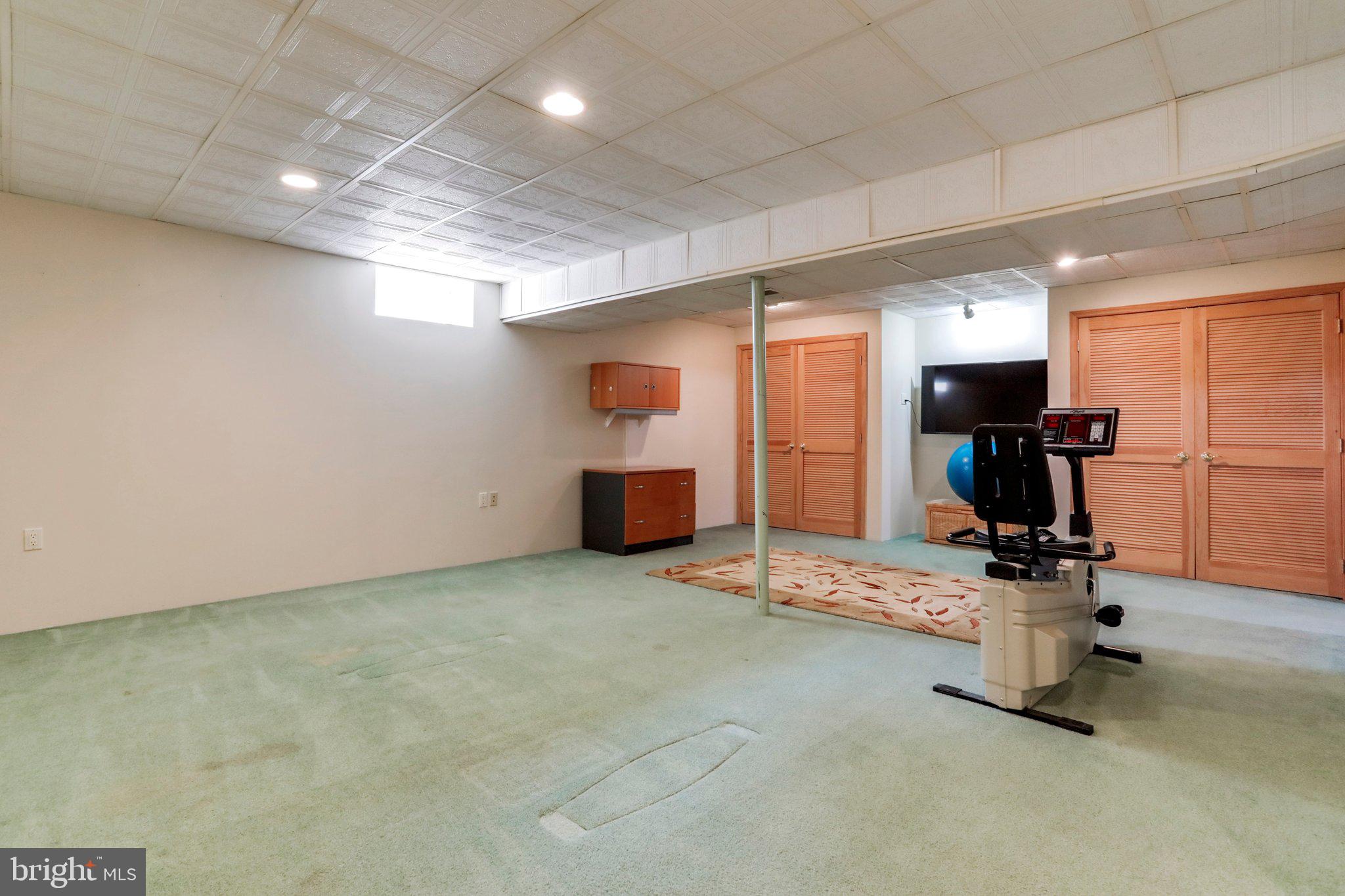 FOUNTAIN ROCK MANOR - Residential