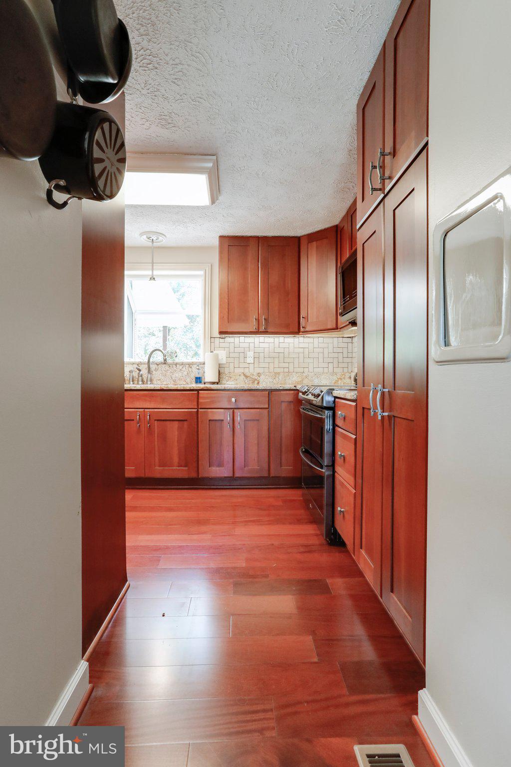 FOUNTAIN ROCK MANOR - Residential