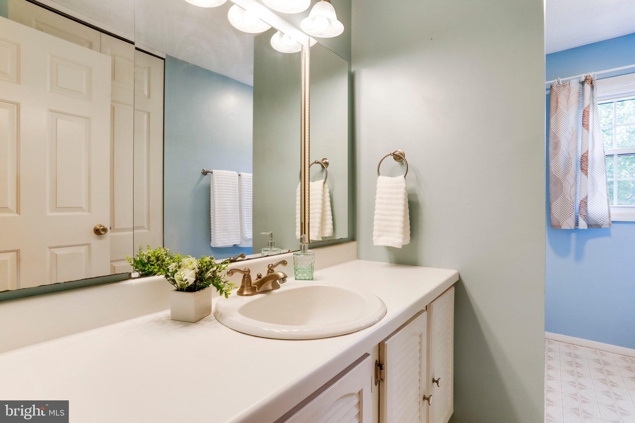 FOUNTAIN ROCK MANOR - Residential