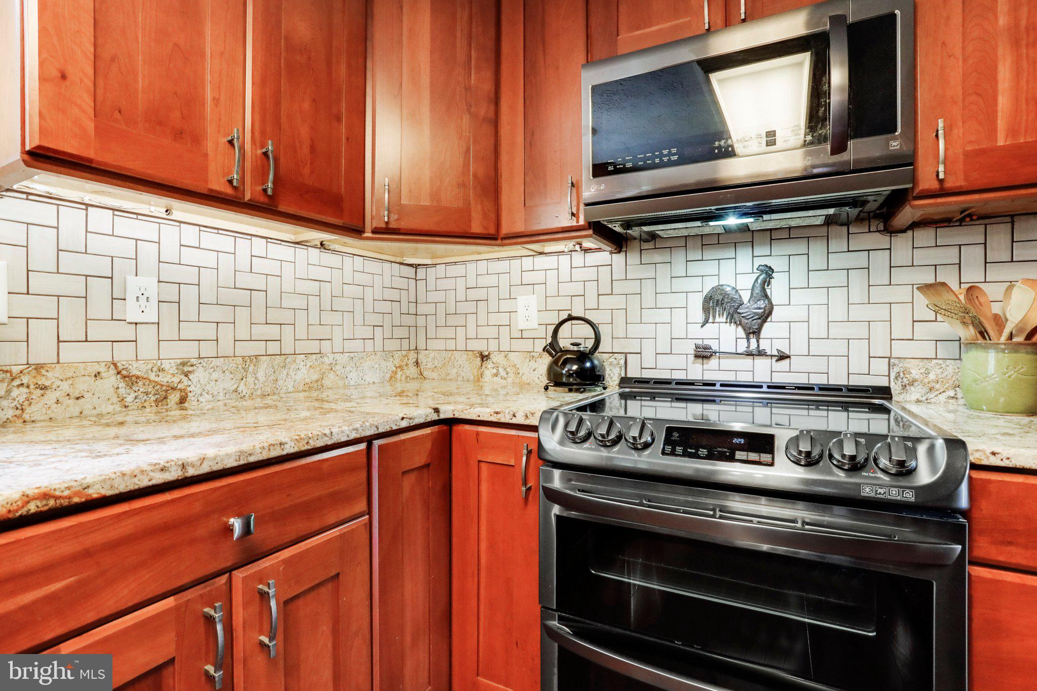 FOUNTAIN ROCK MANOR - Residential