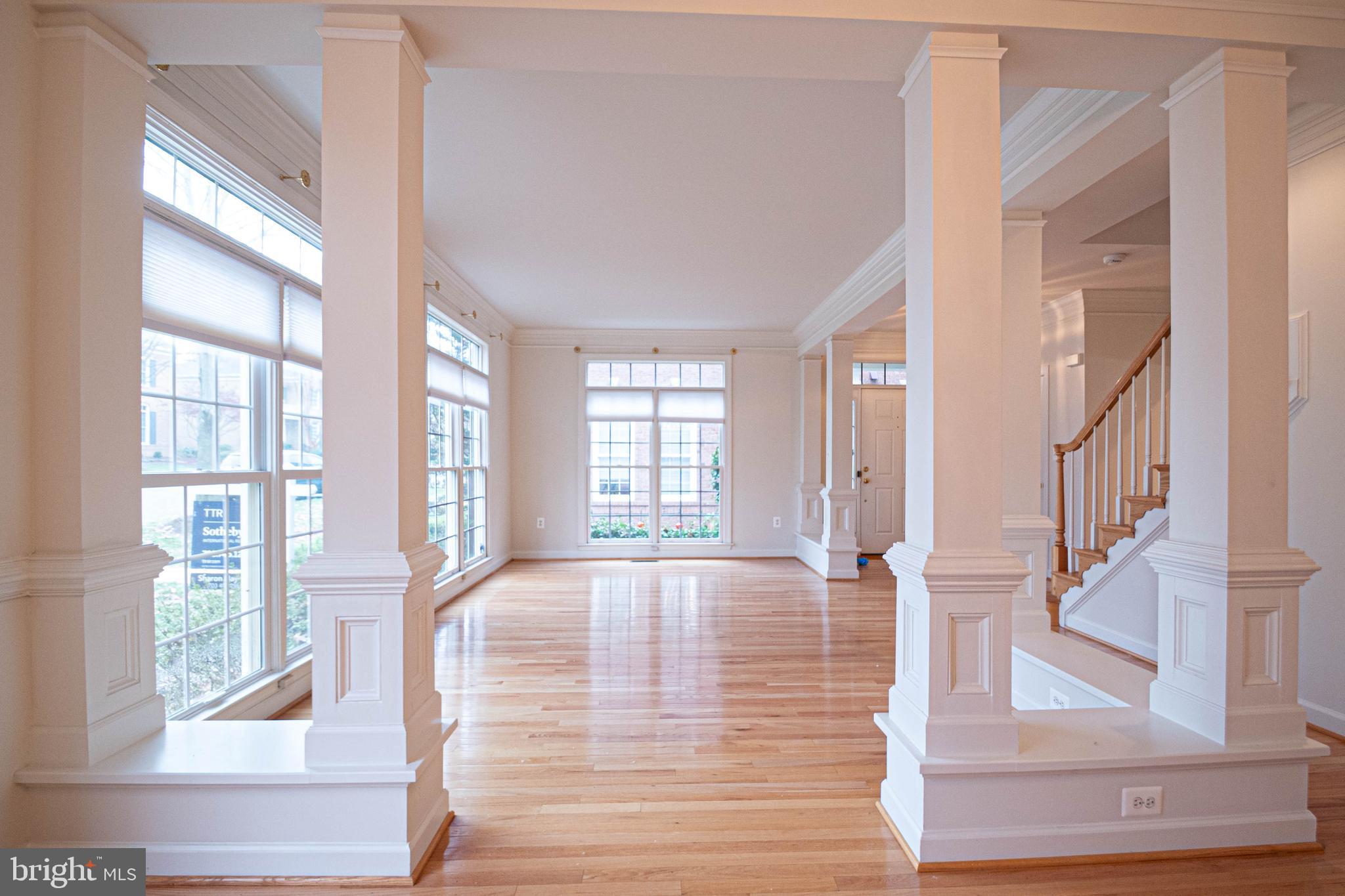 3832 FARRCROFT DRIVE