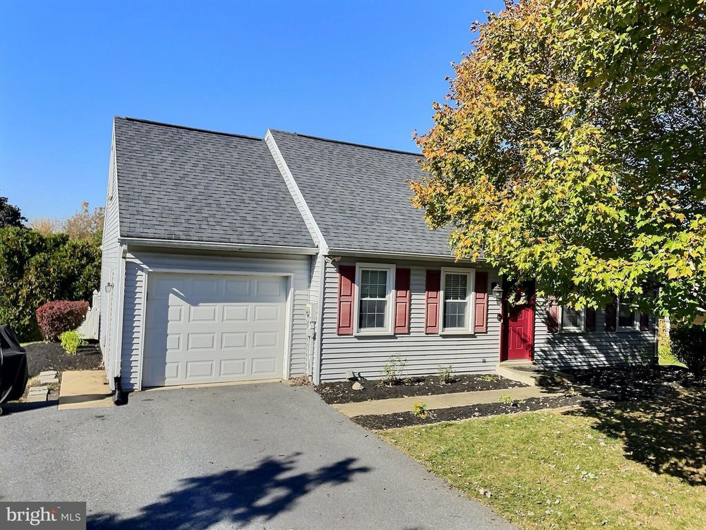 Photo of 4 Ivywood Court, Lancaster, PA 17603 (MLS # PALA2058686)