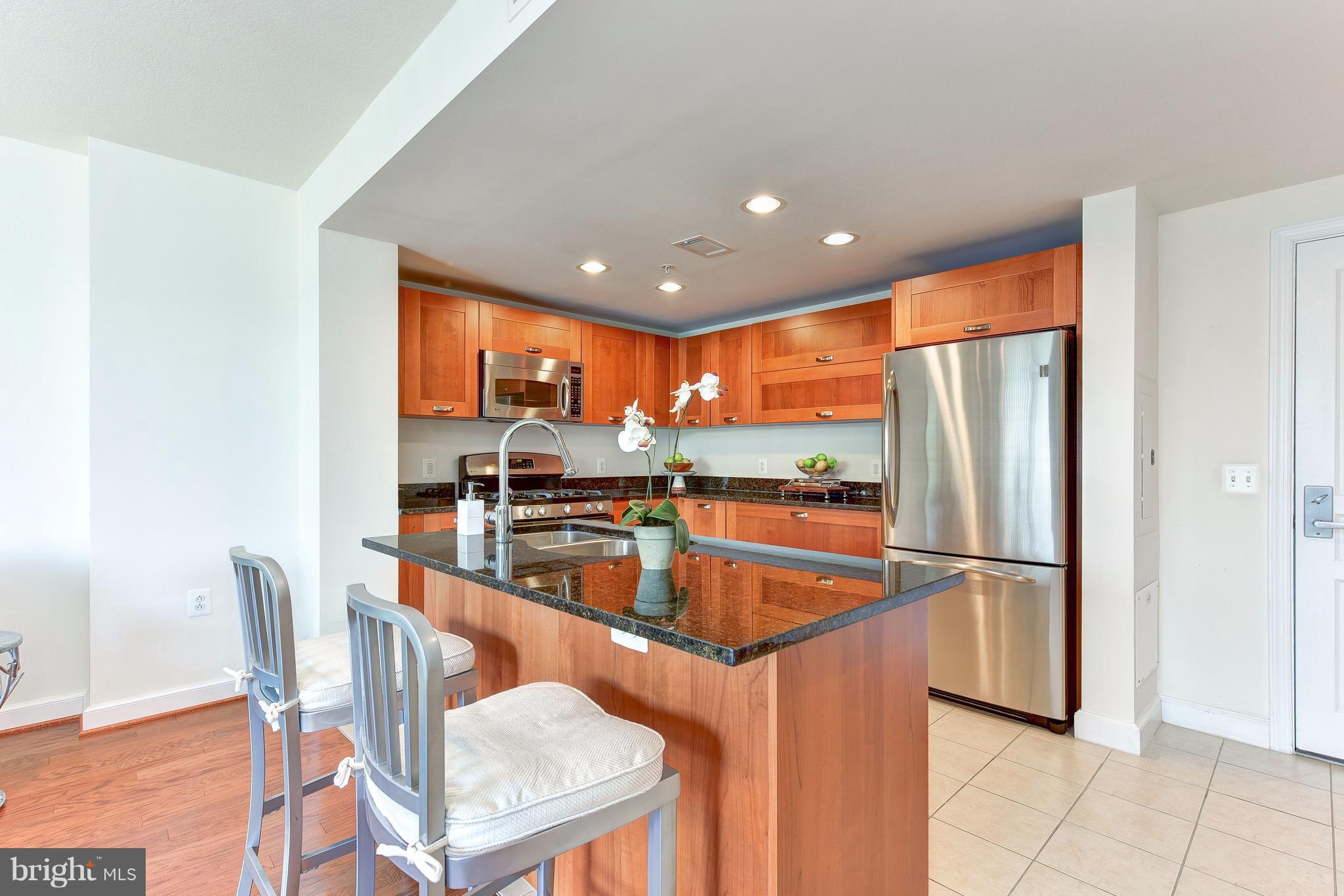 MIDTOWN ALEXANDRIA STATION CONDOMINIUM - Residential