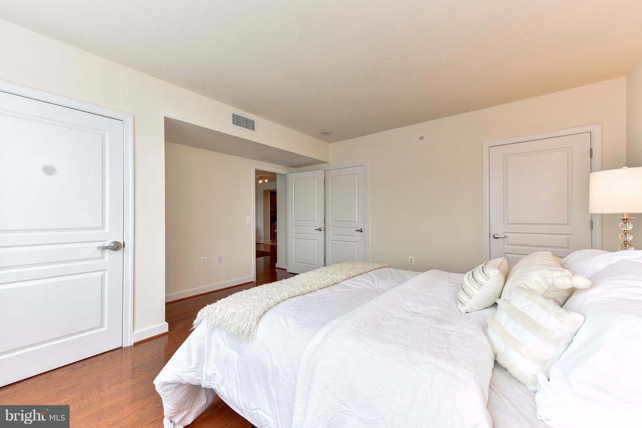 MIDTOWN ALEXANDRIA STATION CONDOMINIUM - Residential