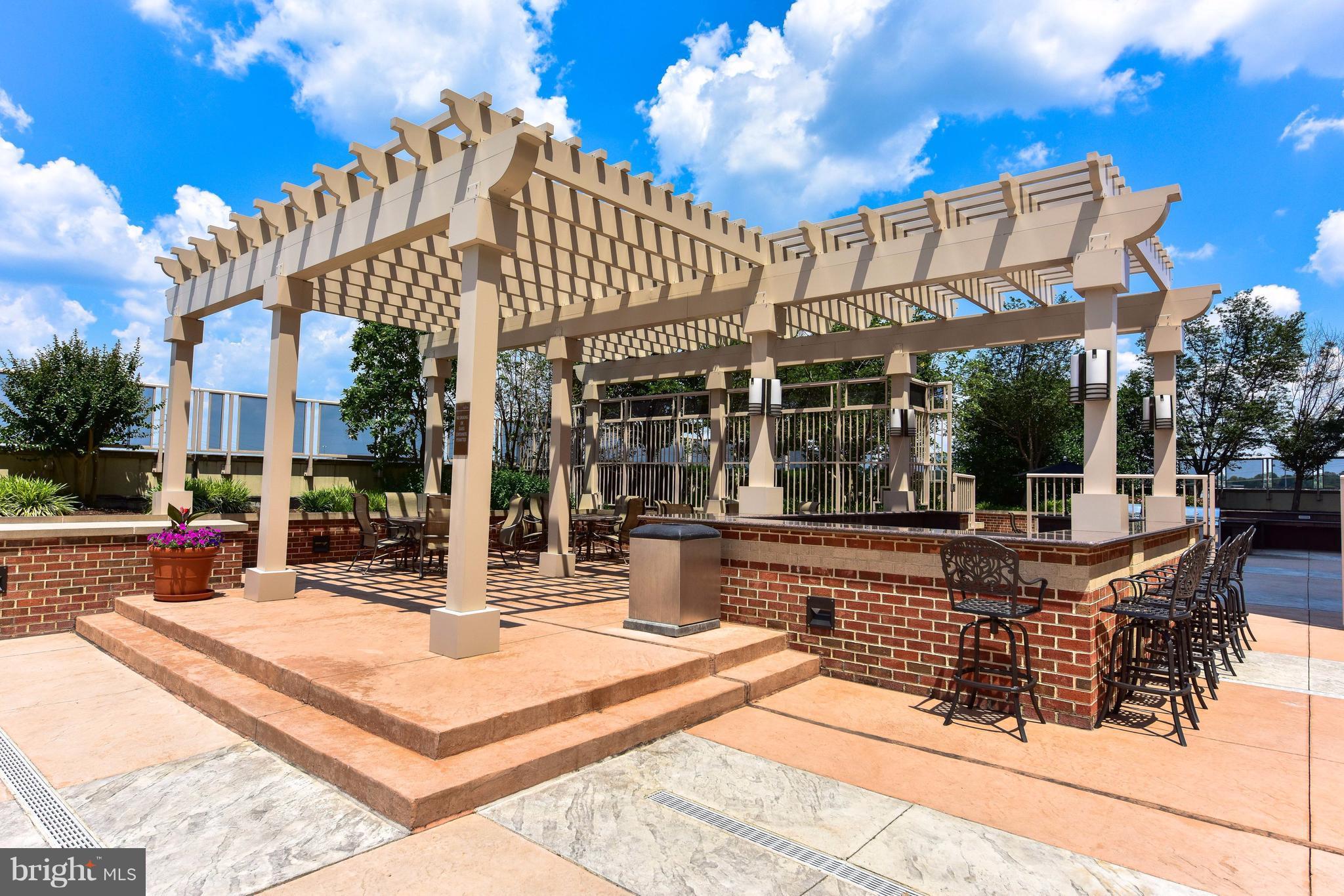 MIDTOWN ALEXANDRIA STATION CONDOMINIUM - Residential