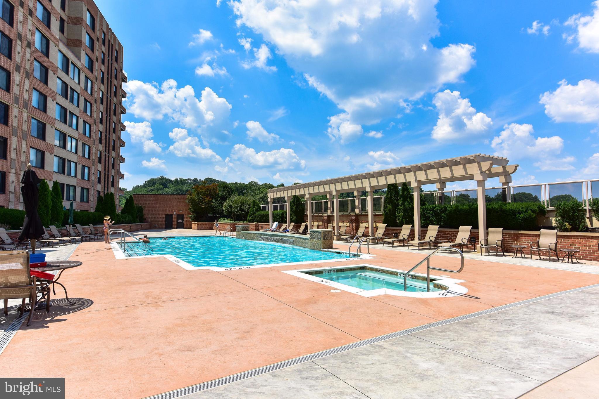 MIDTOWN ALEXANDRIA STATION CONDOMINIUM - Residential