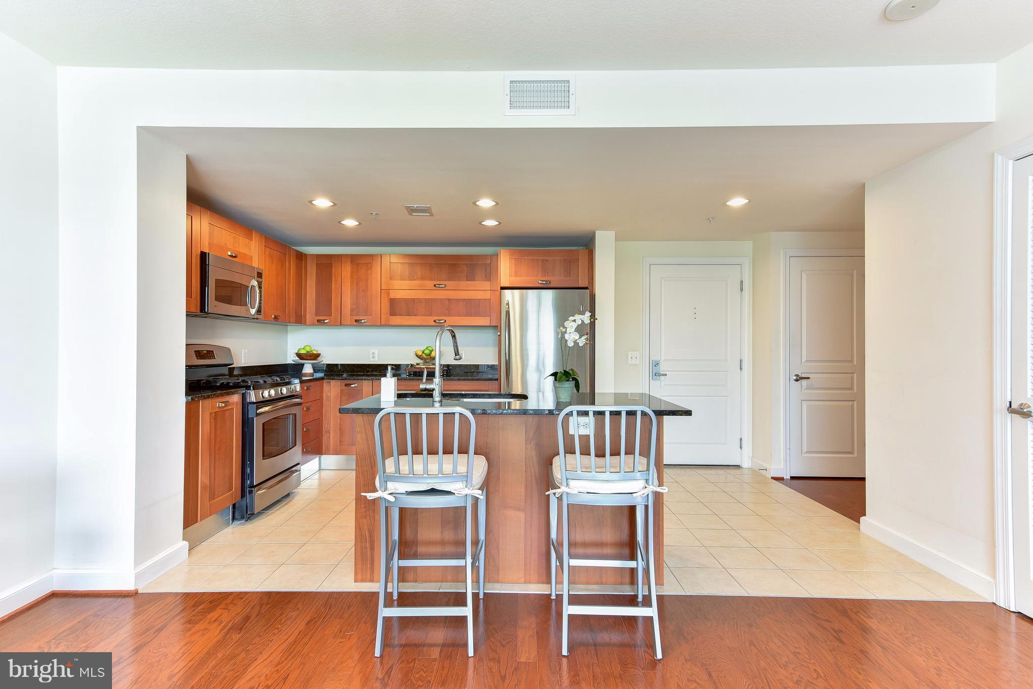 MIDTOWN ALEXANDRIA STATION CONDOMINIUM - Residential