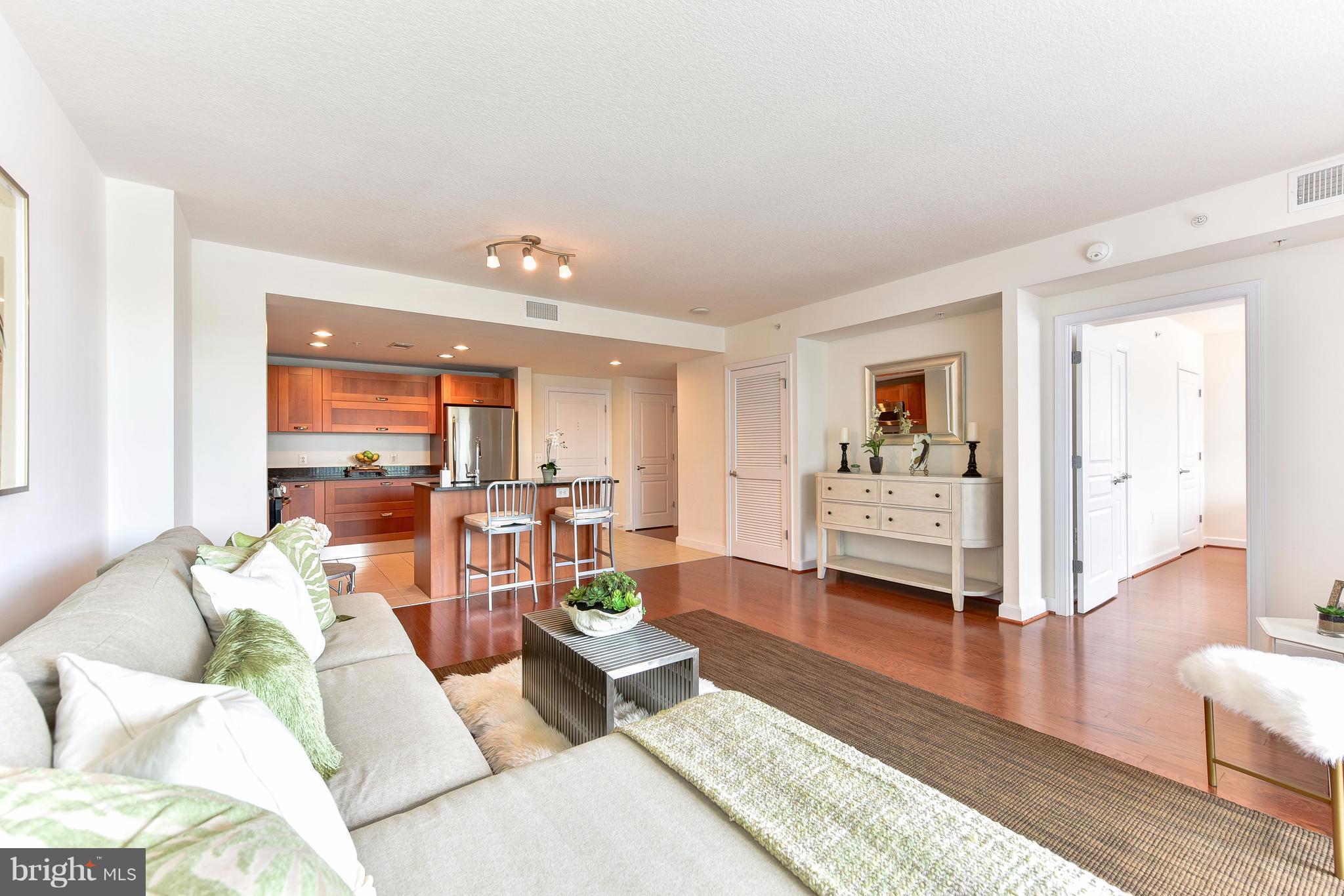 MIDTOWN ALEXANDRIA STATION CONDOMINIUM - Residential