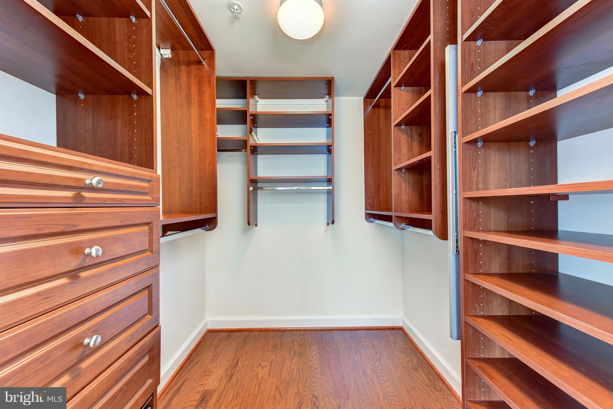 MIDTOWN ALEXANDRIA STATION CONDOMINIUM - Residential