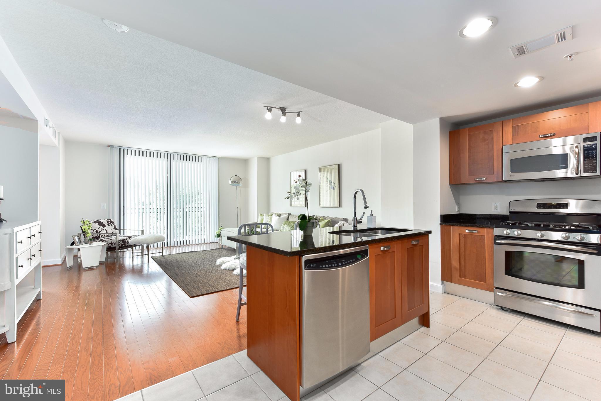 MIDTOWN ALEXANDRIA STATION CONDOMINIUM - Residential