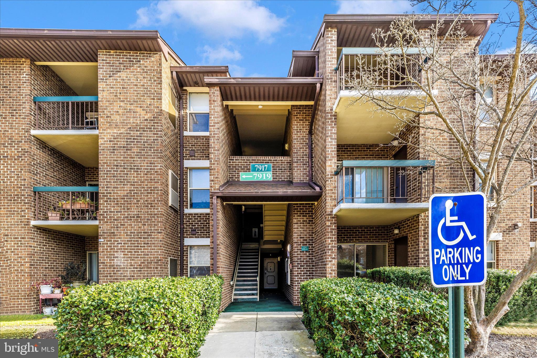 WILLOW WOOD - Residential Lease