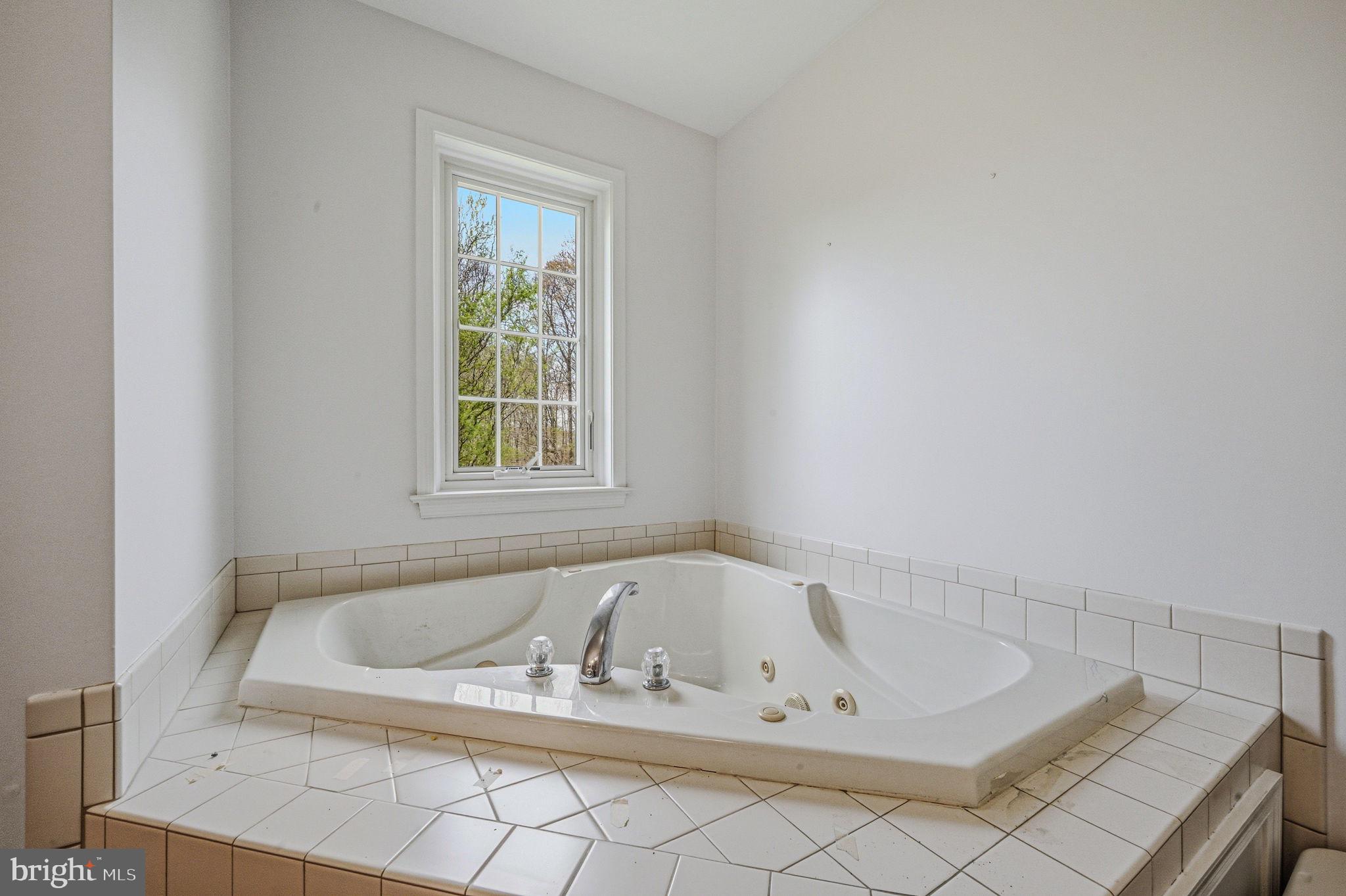 LAMBORN HUNT - Residential