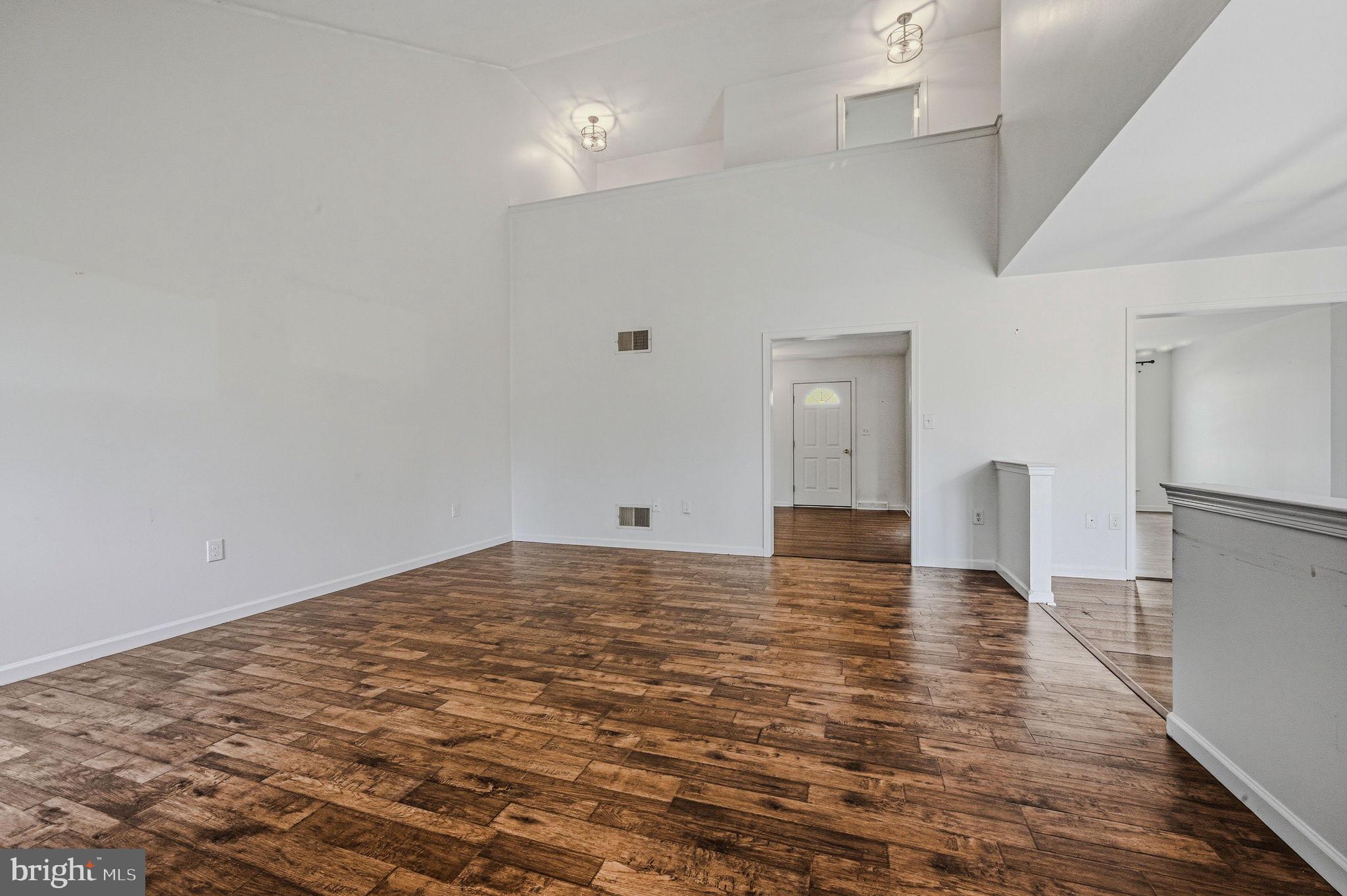 LAMBORN HUNT - Residential