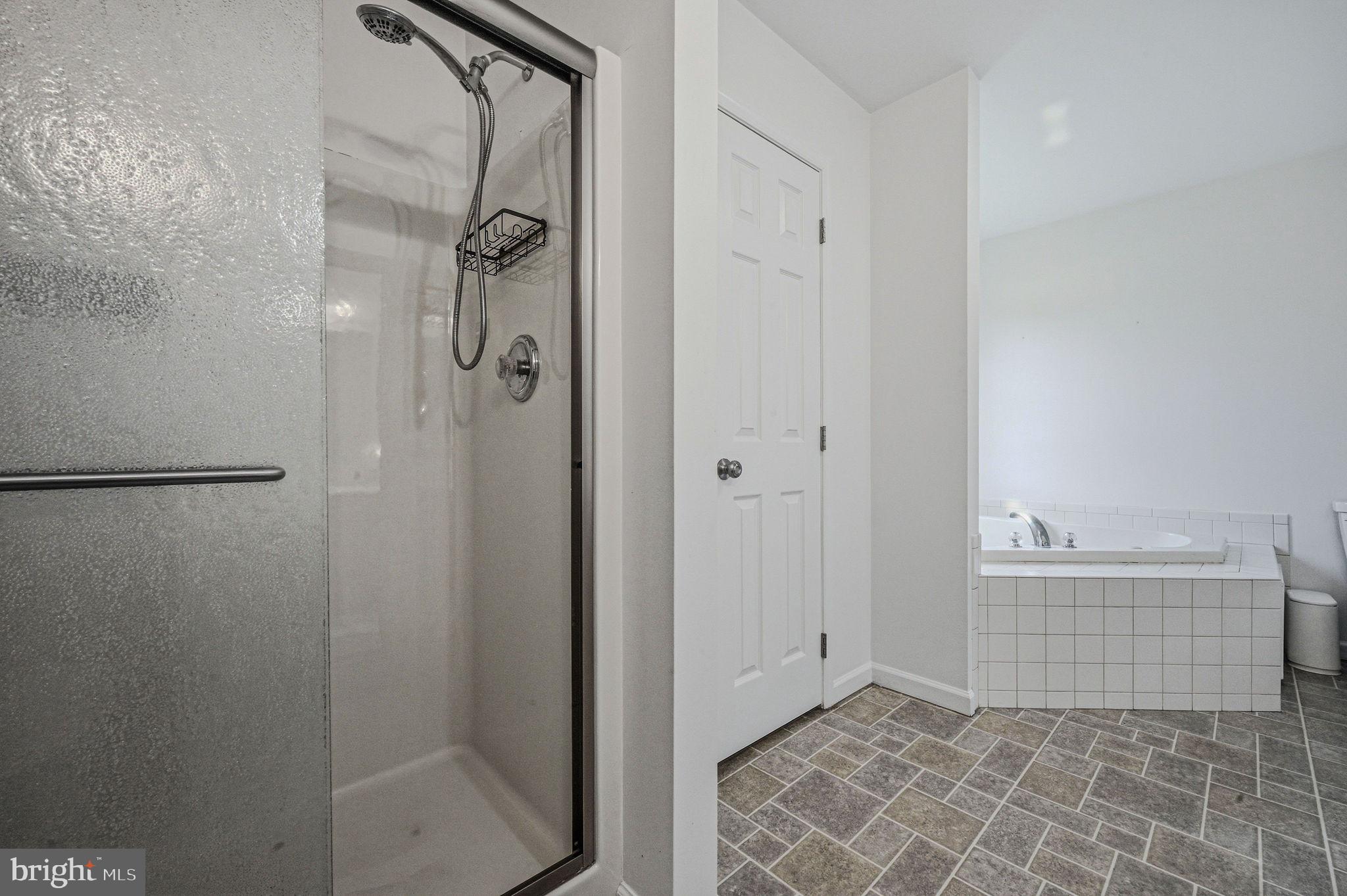 LAMBORN HUNT - Residential