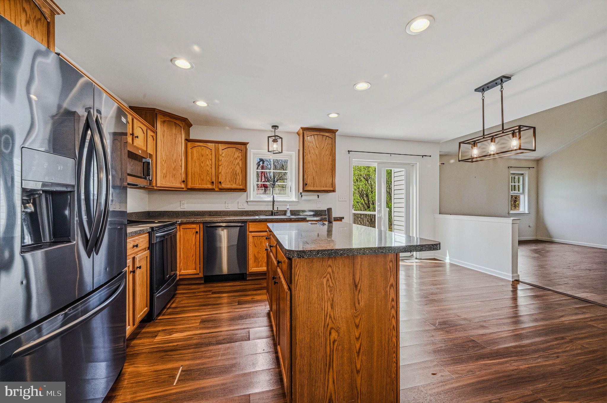 LAMBORN HUNT - Residential