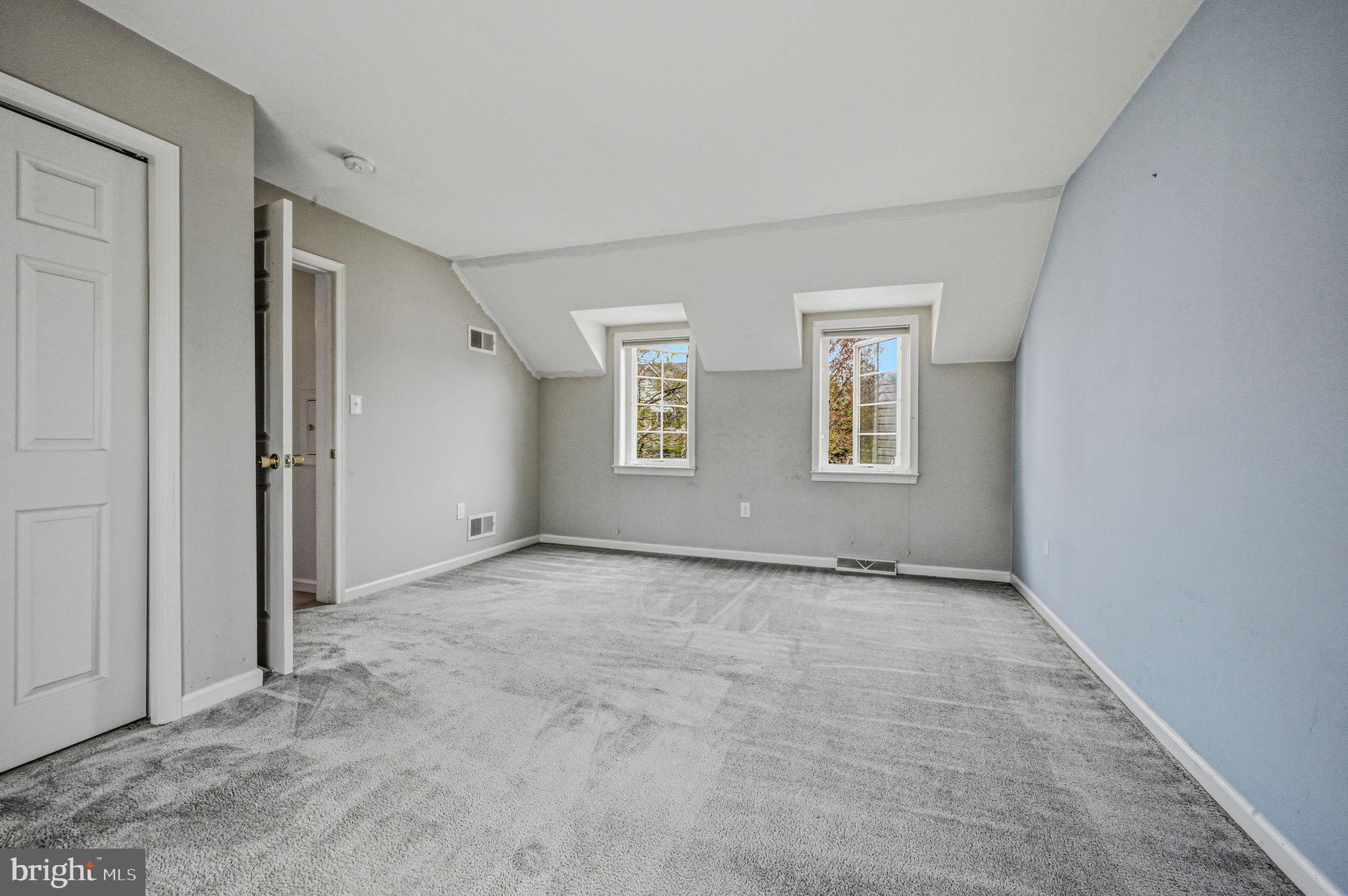 LAMBORN HUNT - Residential