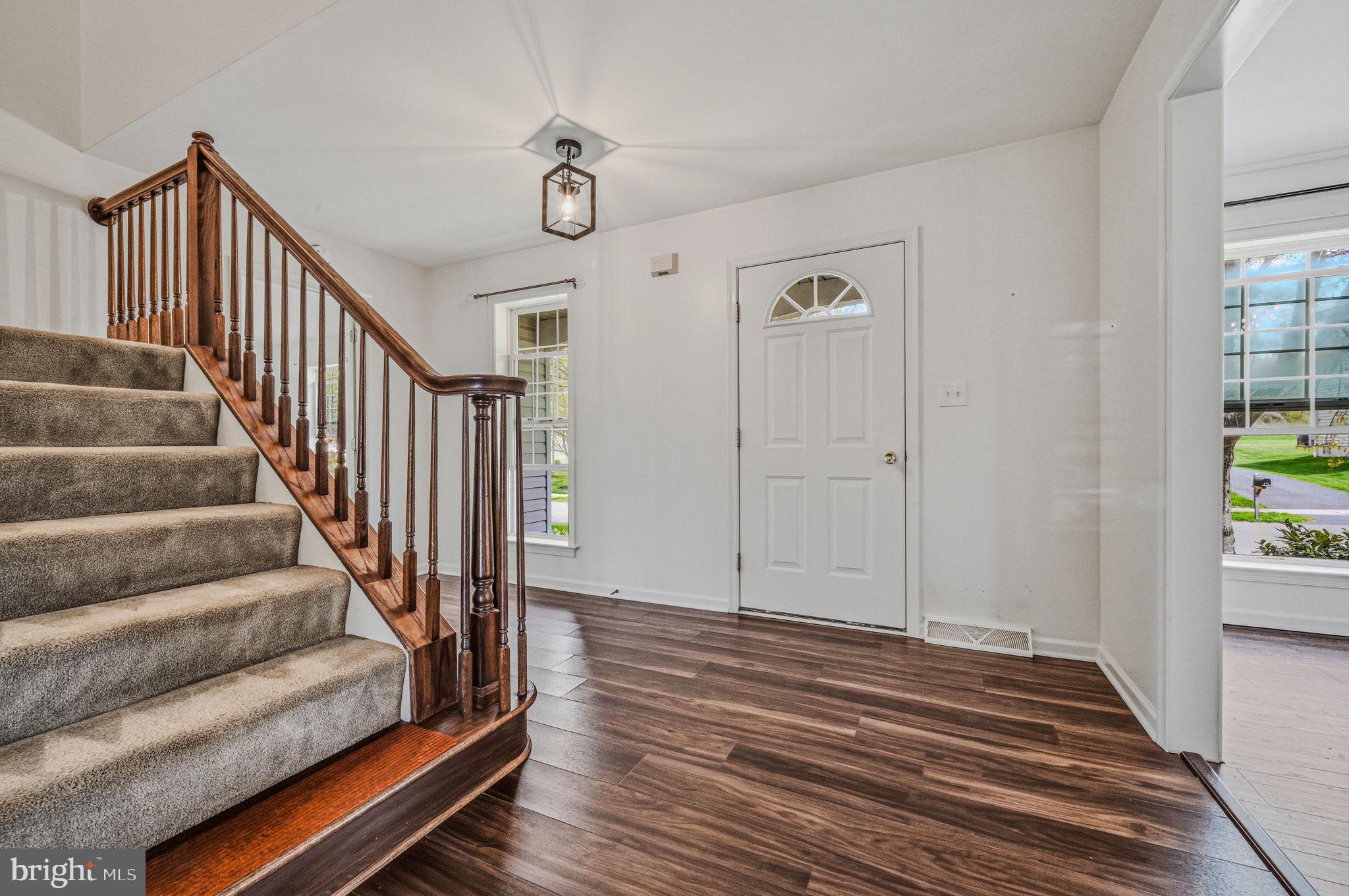 LAMBORN HUNT - Residential