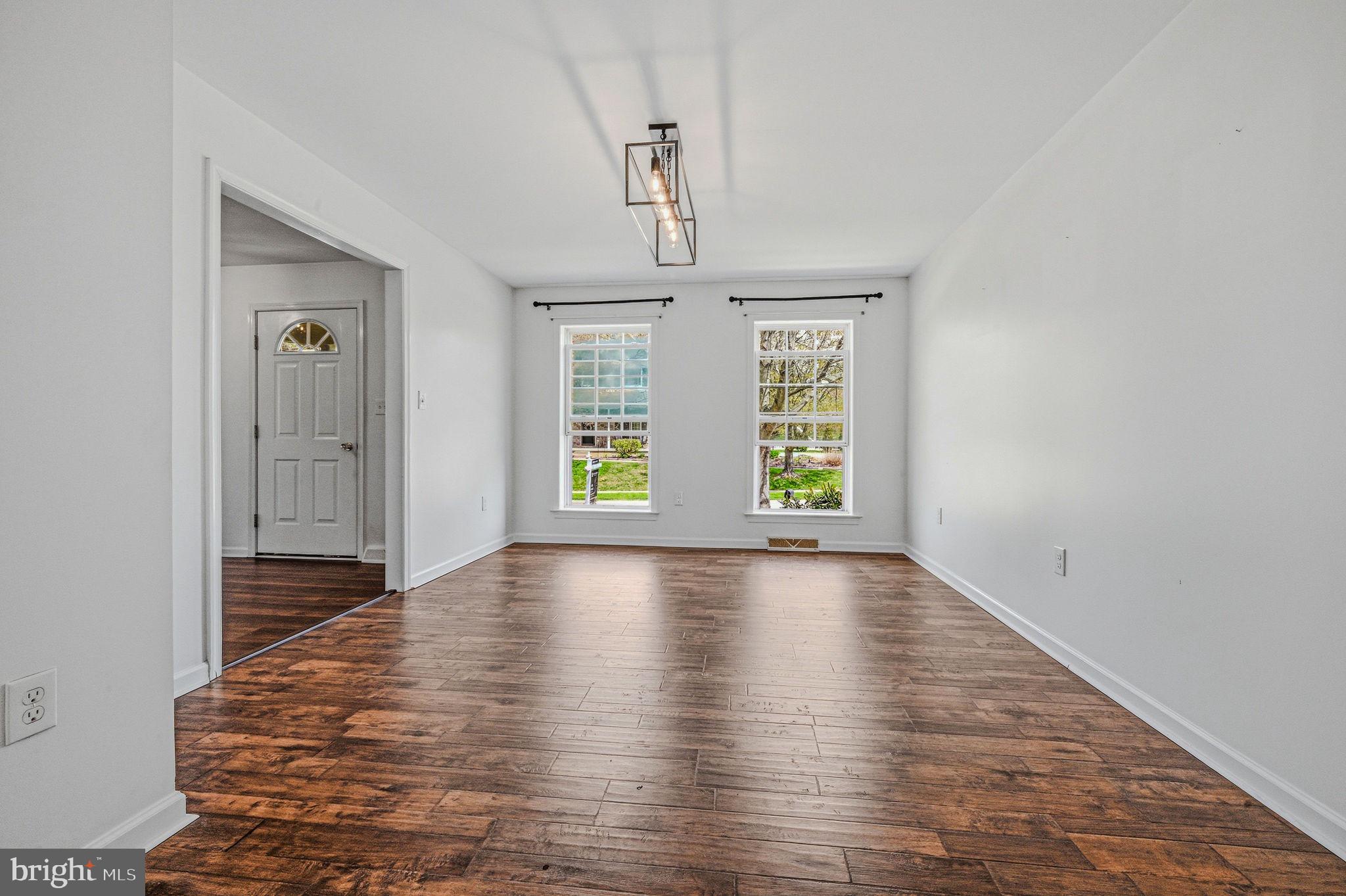 LAMBORN HUNT - Residential