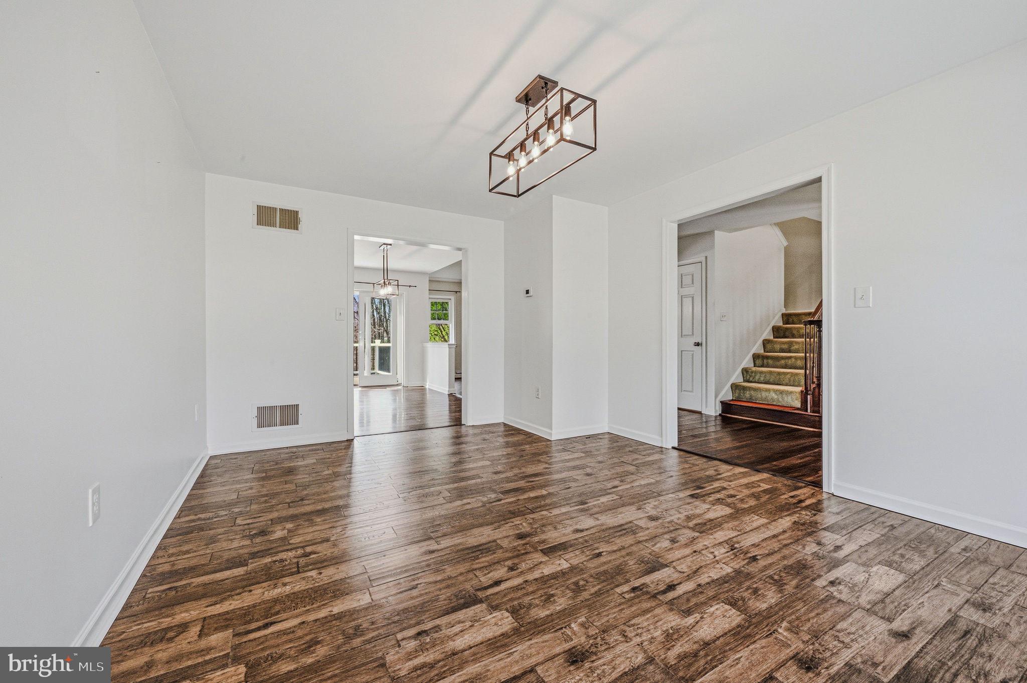 LAMBORN HUNT - Residential