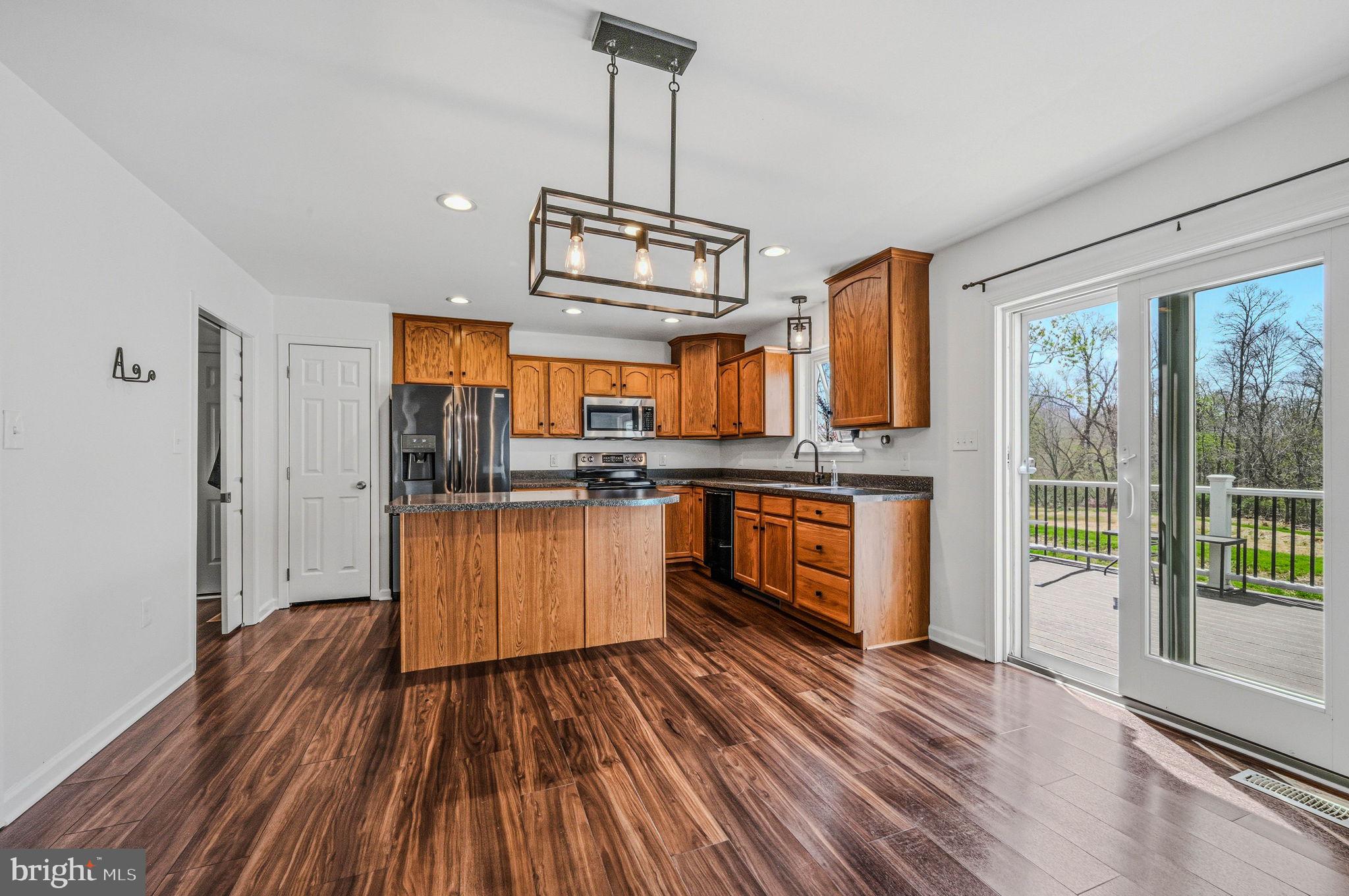 LAMBORN HUNT - Residential