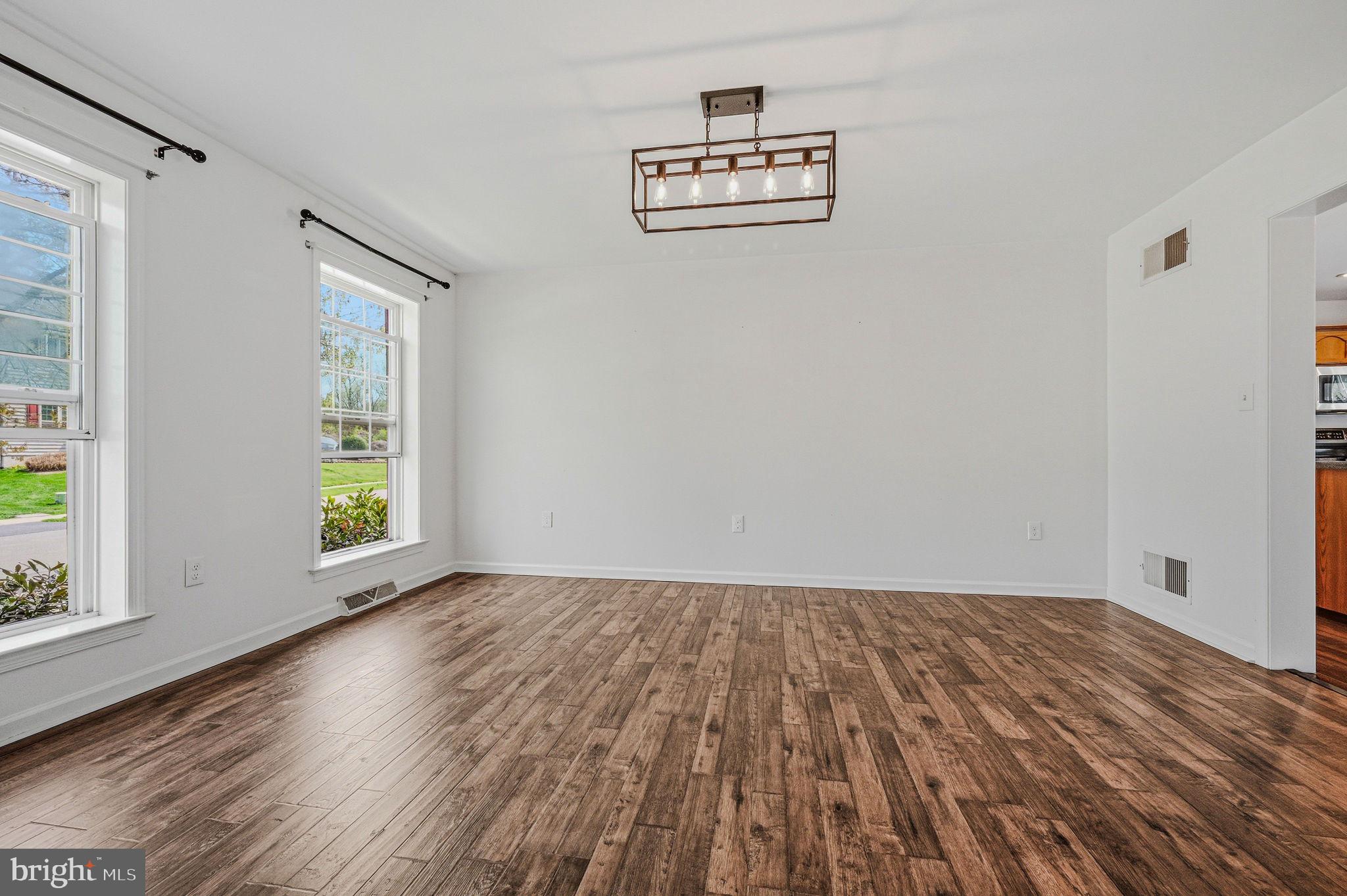 LAMBORN HUNT - Residential